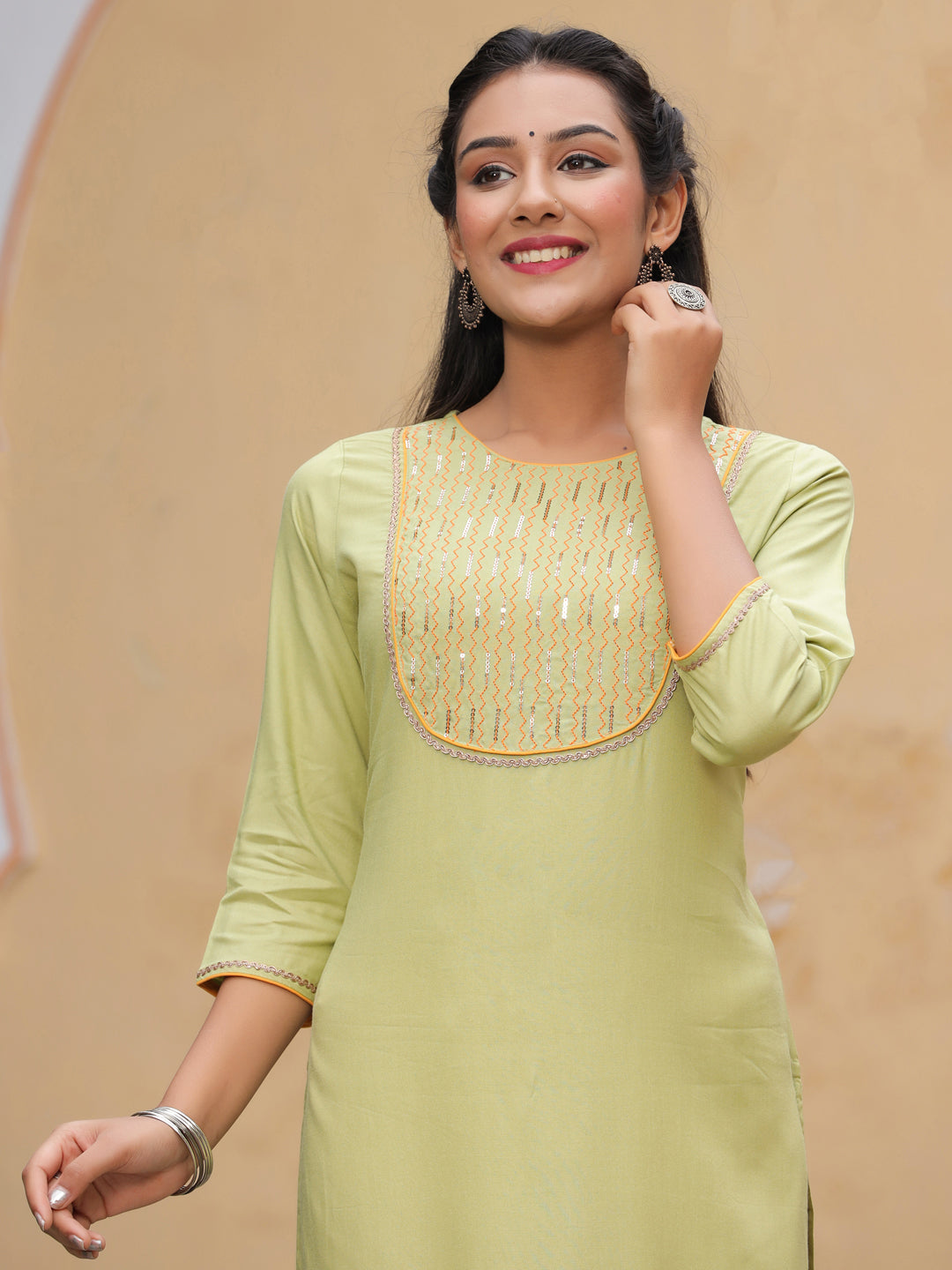 Green Embroidered Straight Kurta