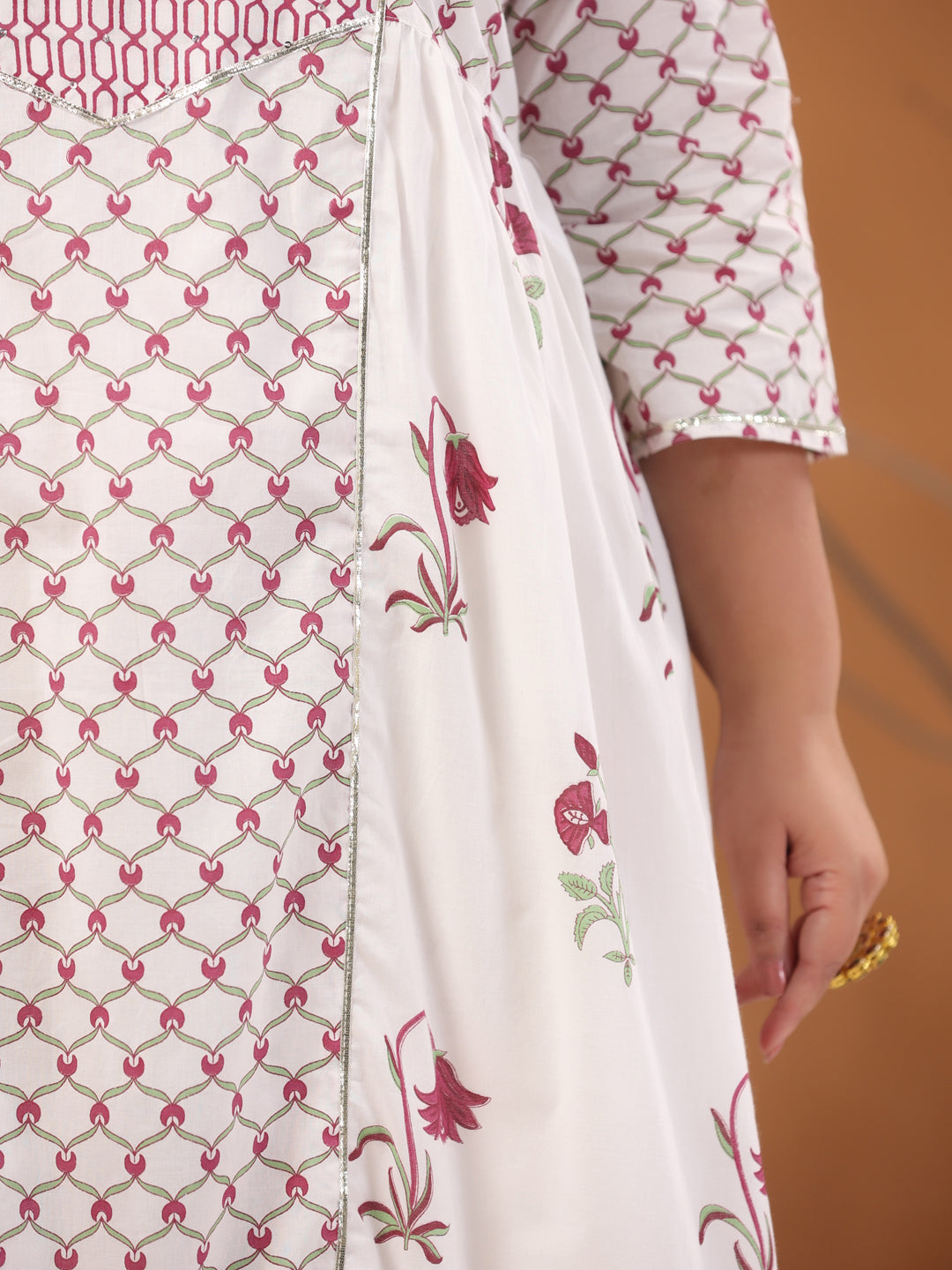 Plus Size White & Magenta Pink Ethnic Printed Flared Kurta With Pants & Dupatta