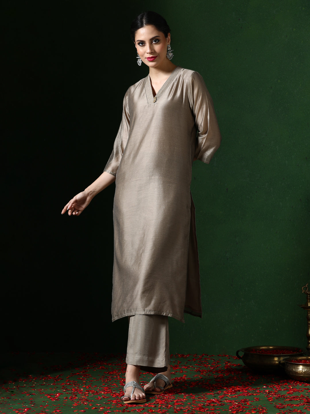 Solid Embroidered Straight Chanderi Silk Kurta