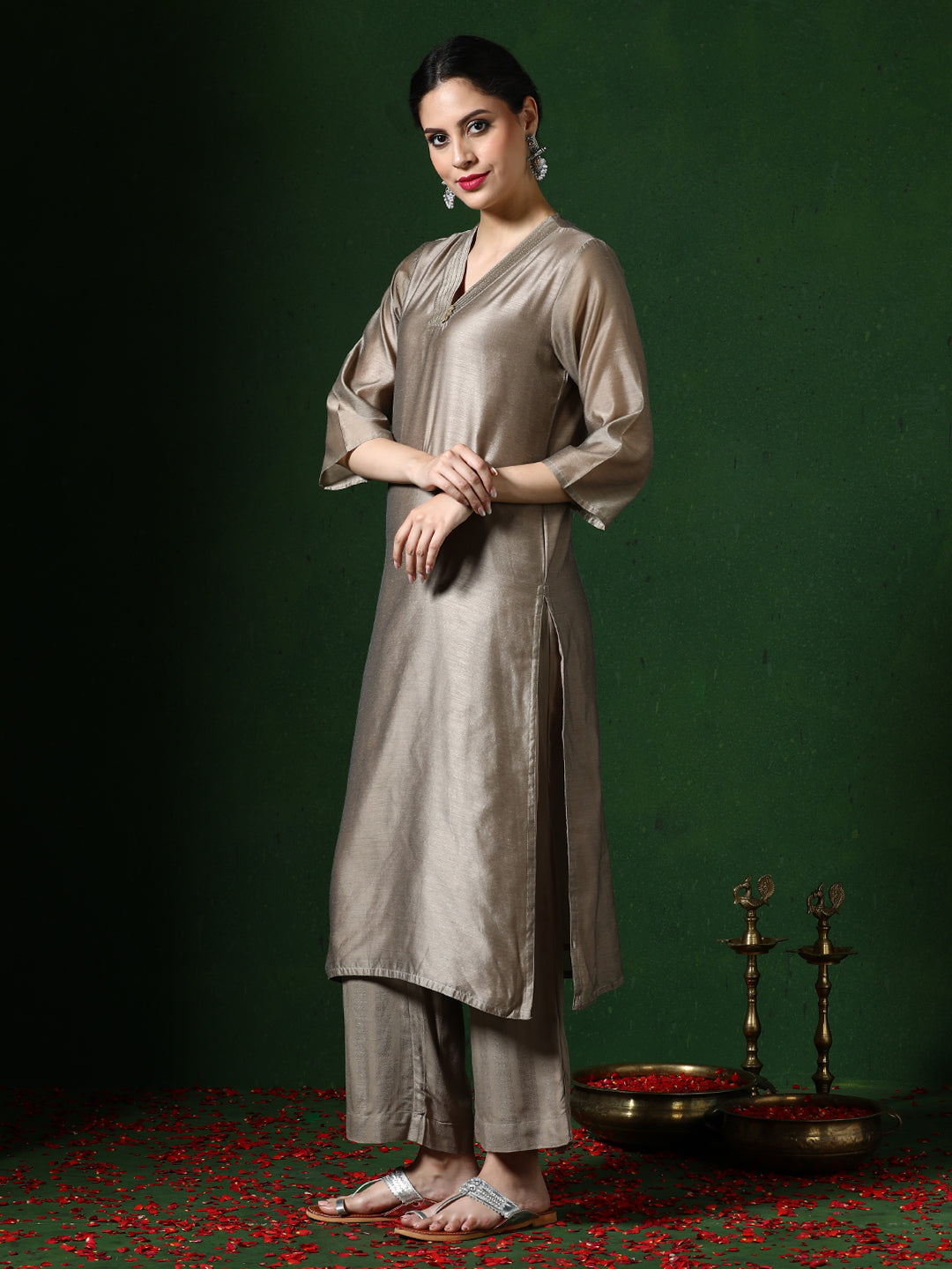Solid Embroidered Straight Chanderi Silk Kurta