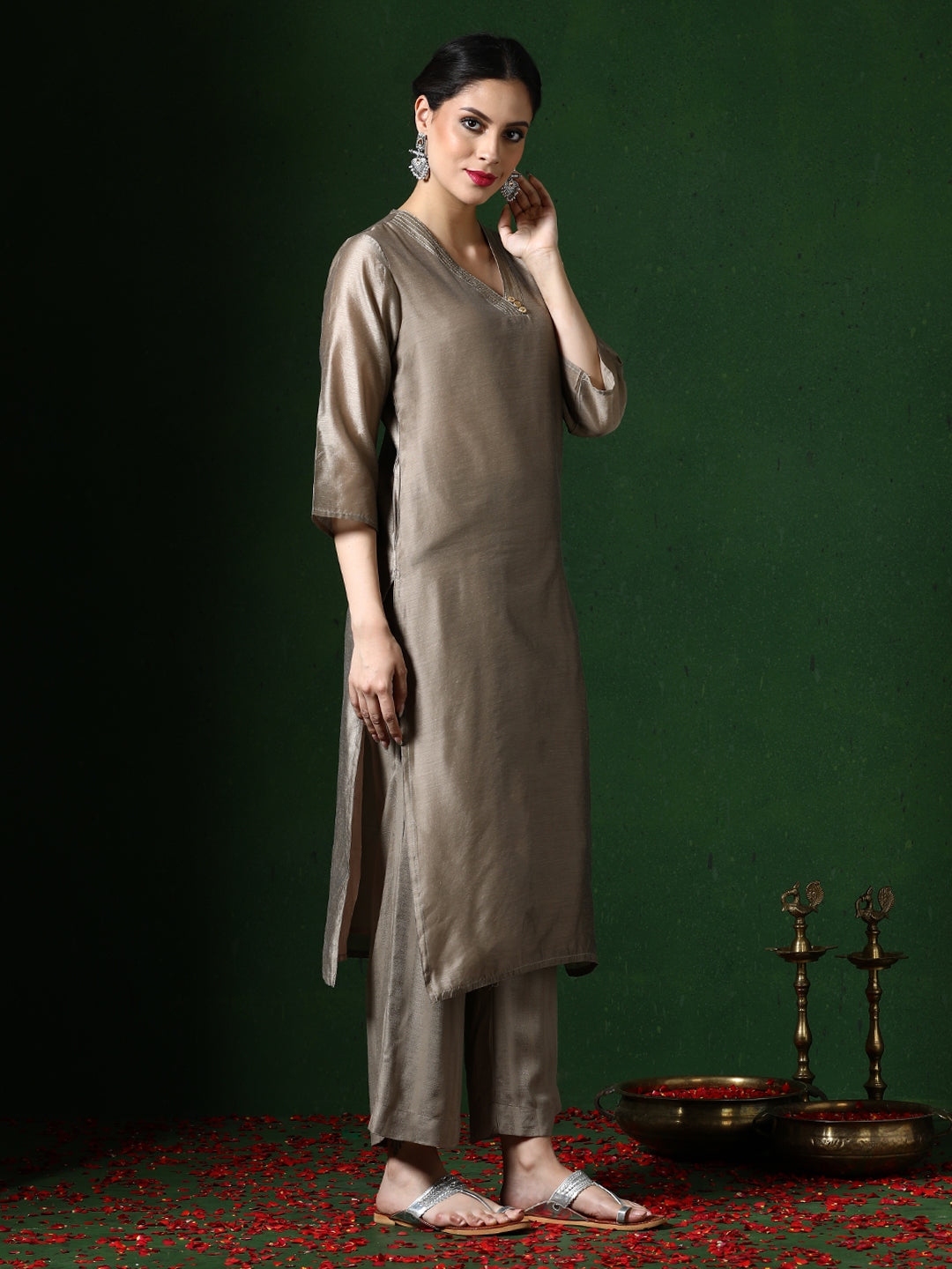 Solid Embroidered Straight Chanderi Silk Kurta
