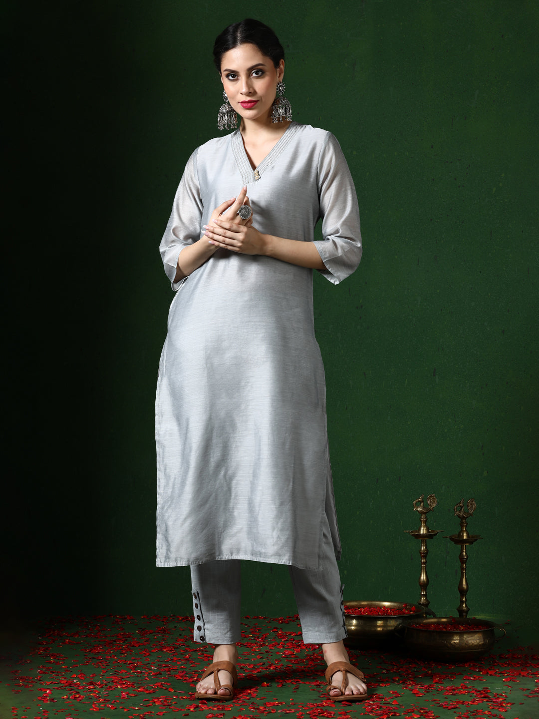 Solid Embroidered Straight Chanderi Silk Kurta
