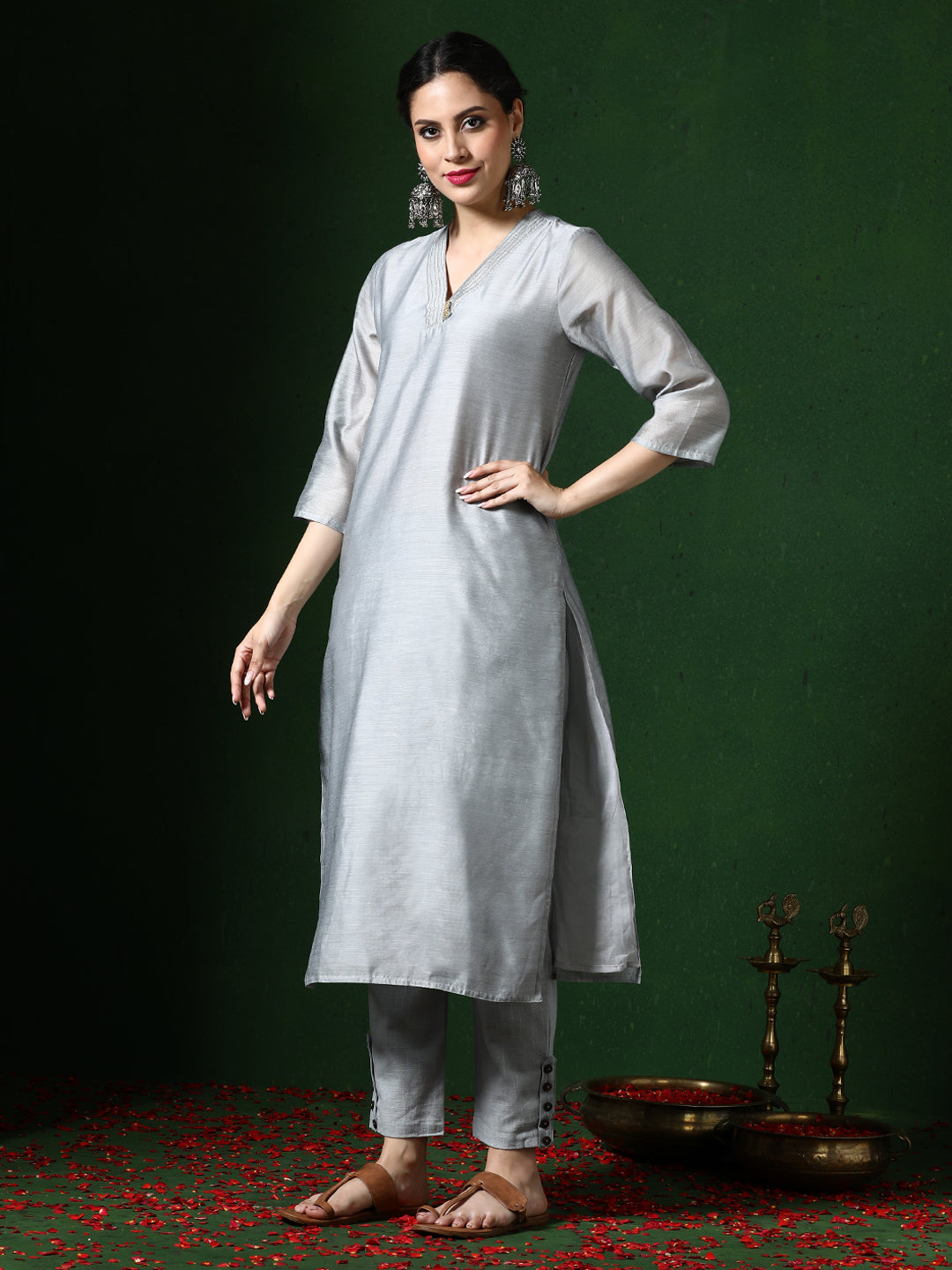 Solid Embroidered Straight Chanderi Silk Kurta