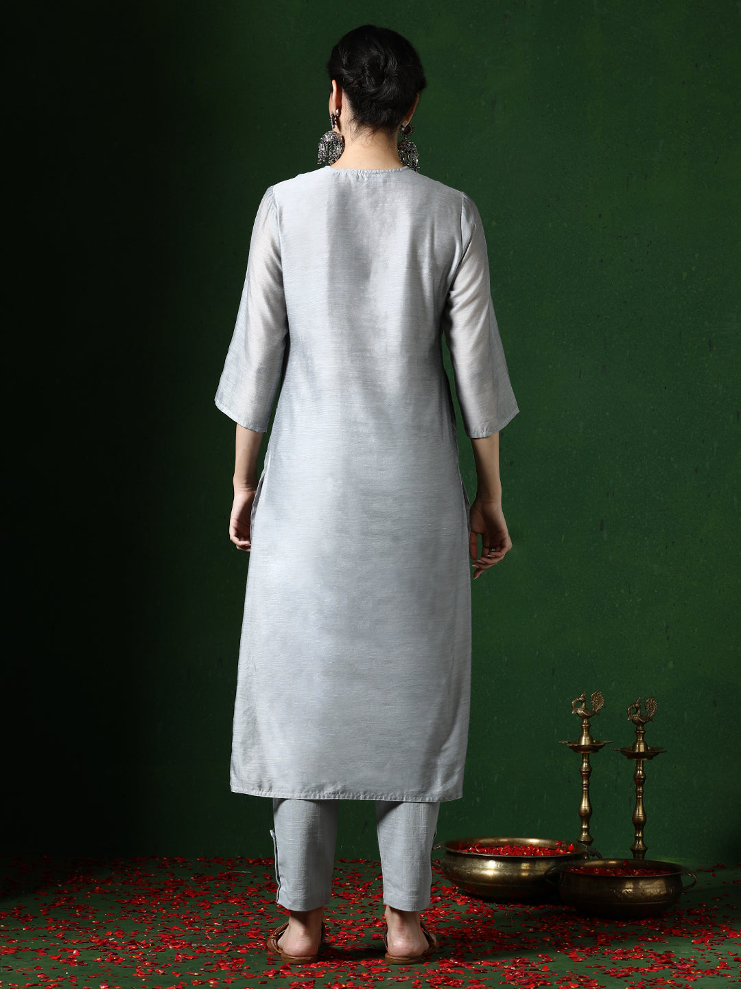 Solid Embroidered Straight Chanderi Silk Kurta