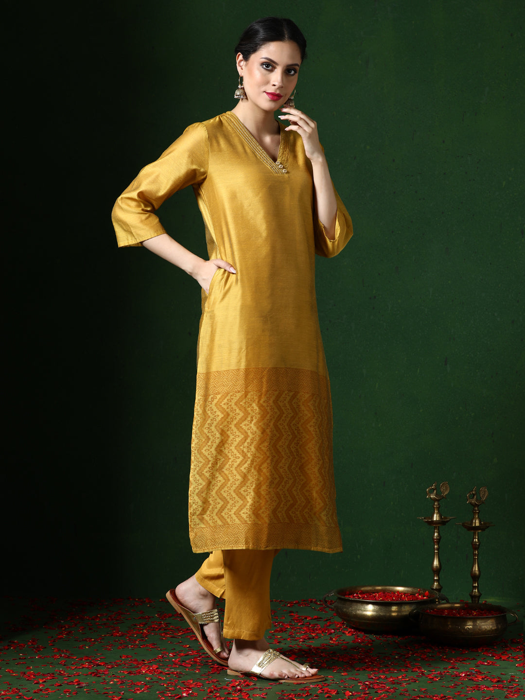 Solid Embroidered Straight Chanderi Silk Kurta