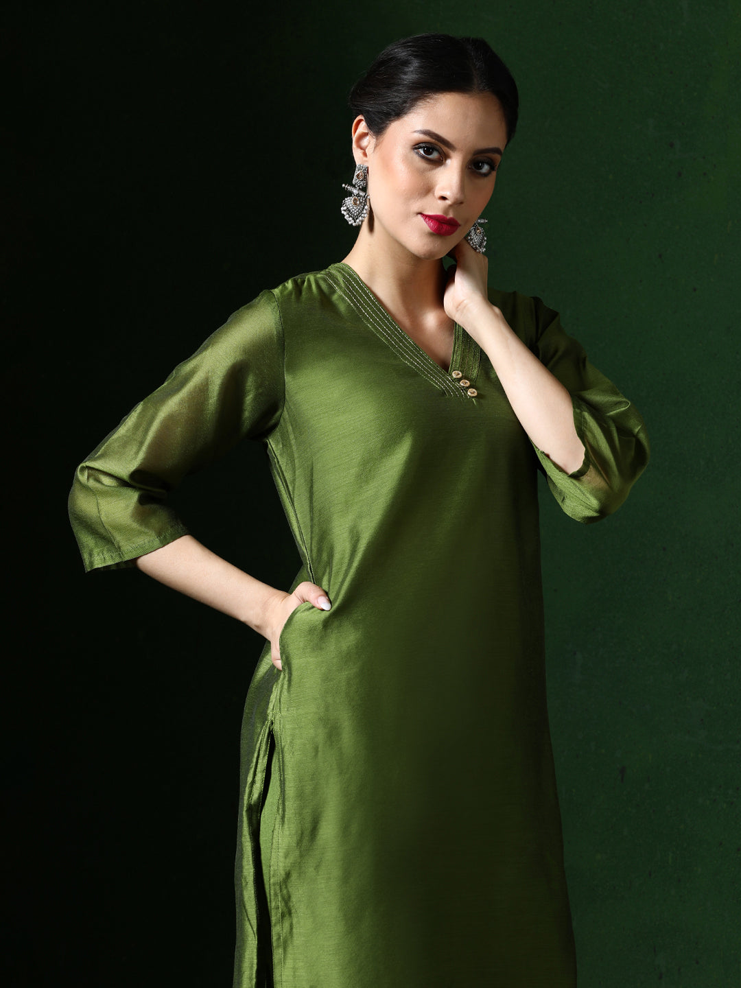 Solid Embroidered Straight Chanderi Silk Kurta