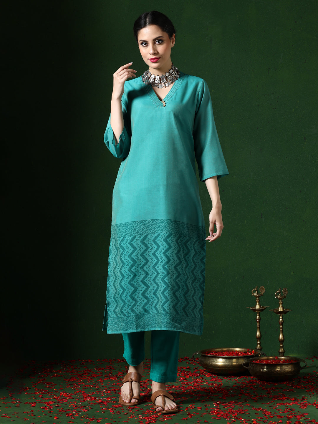 Solid Embroidered Straight Chanderi Silk Kurta
