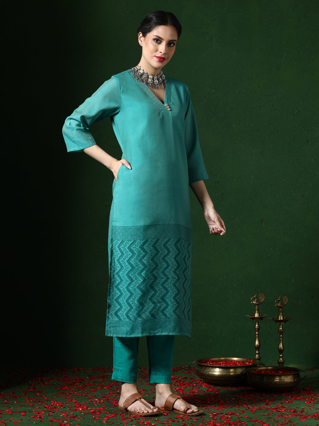 Solid Embroidered Straight Chanderi Silk Kurta