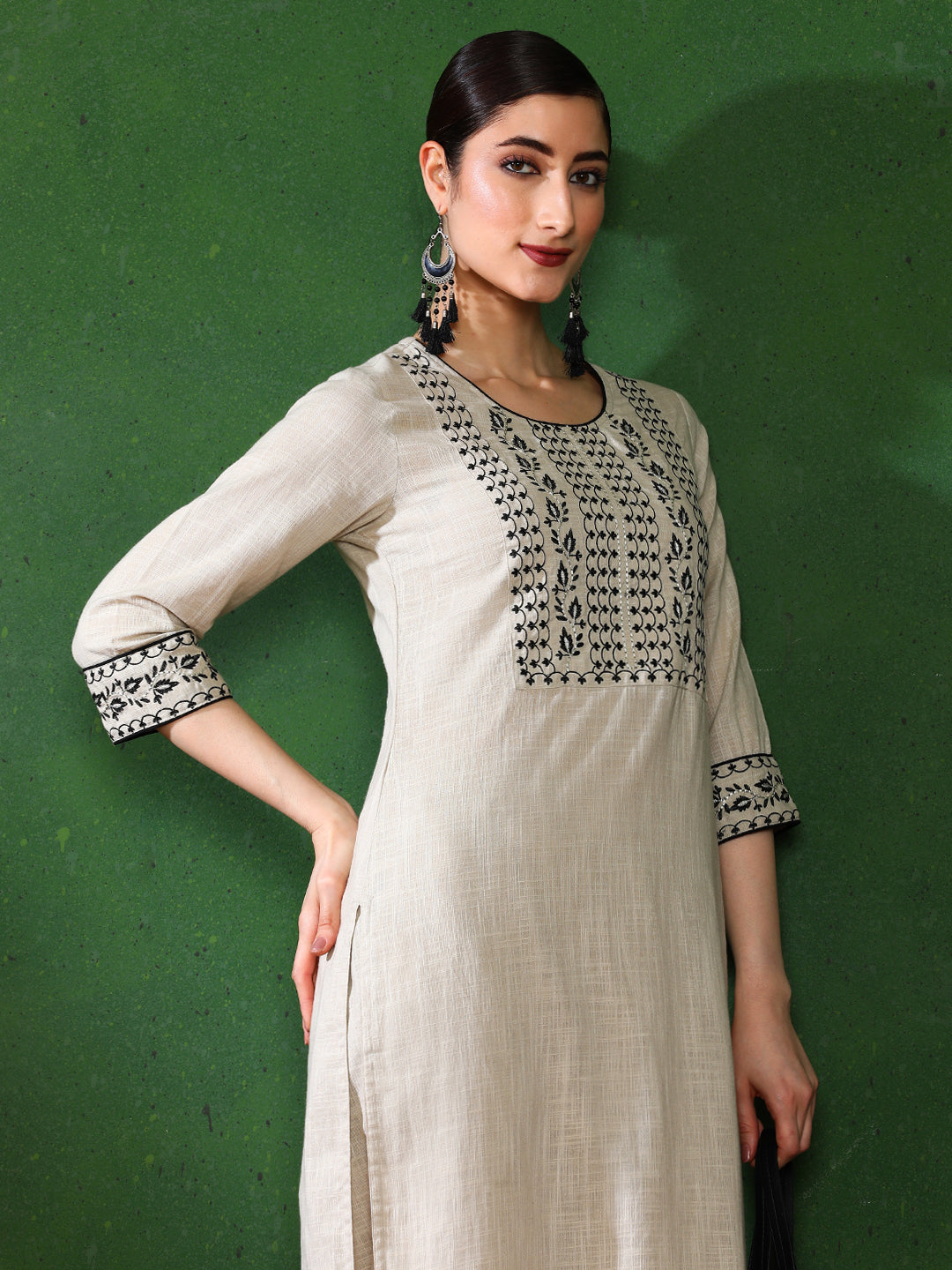 Floral Embroidered Straight kurta & Trousers Sets