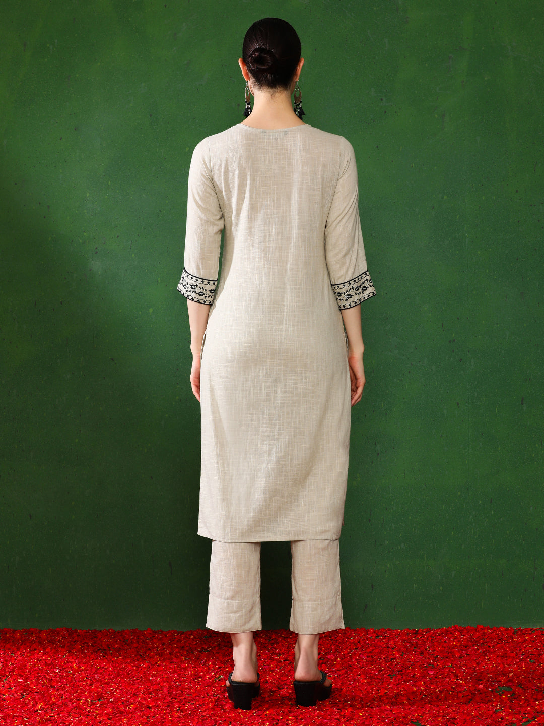 Floral Embroidered Straight kurta & Trousers Sets