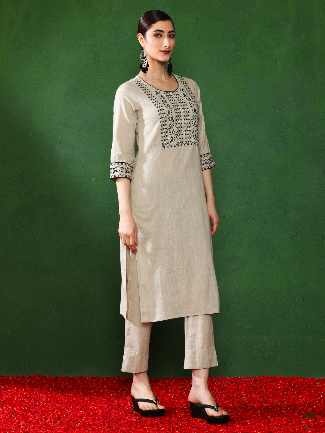 Floral Embroidered Straight kurta & Trousers Sets