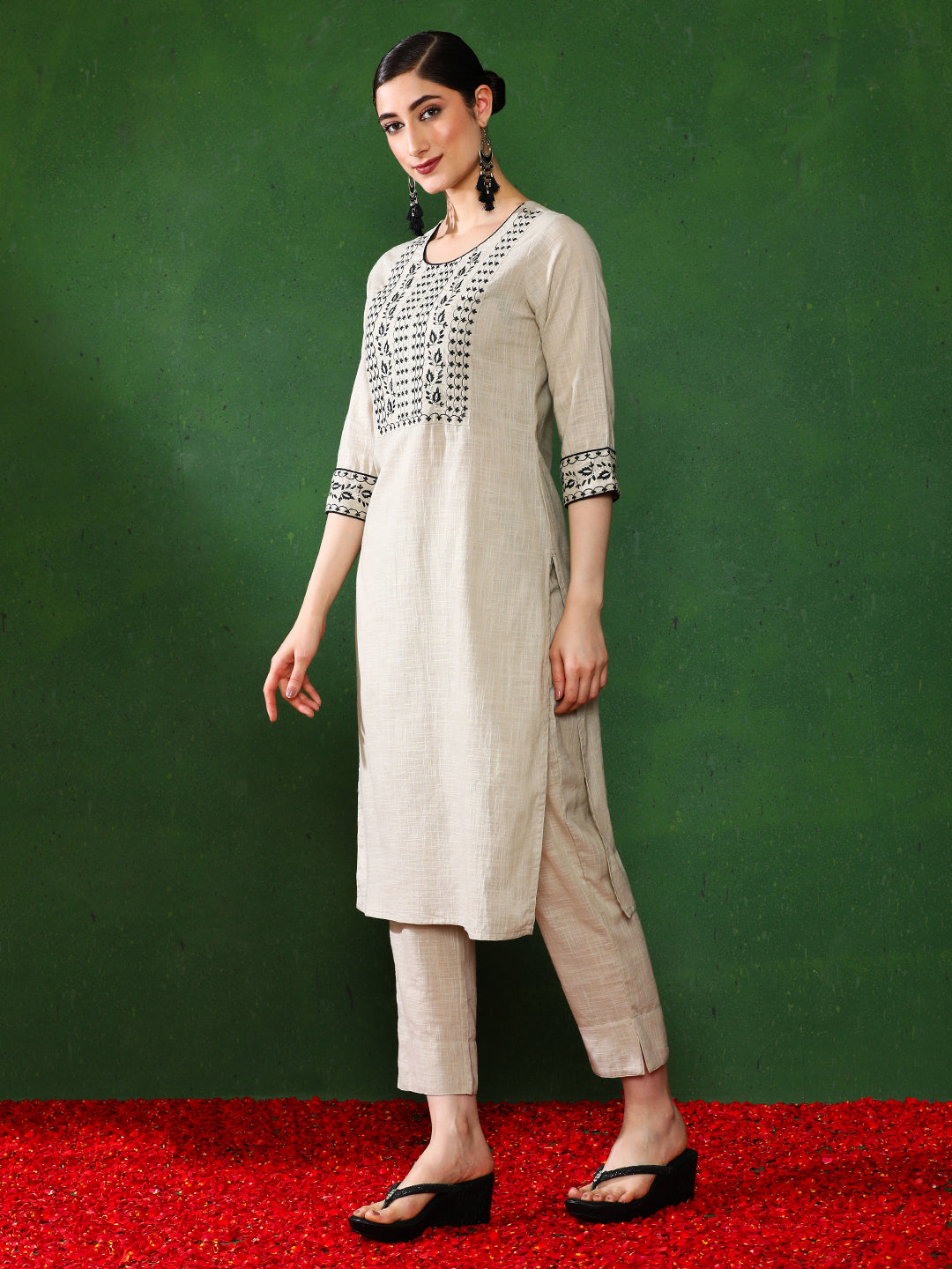 Floral Embroidered Straight kurta & Trousers Sets