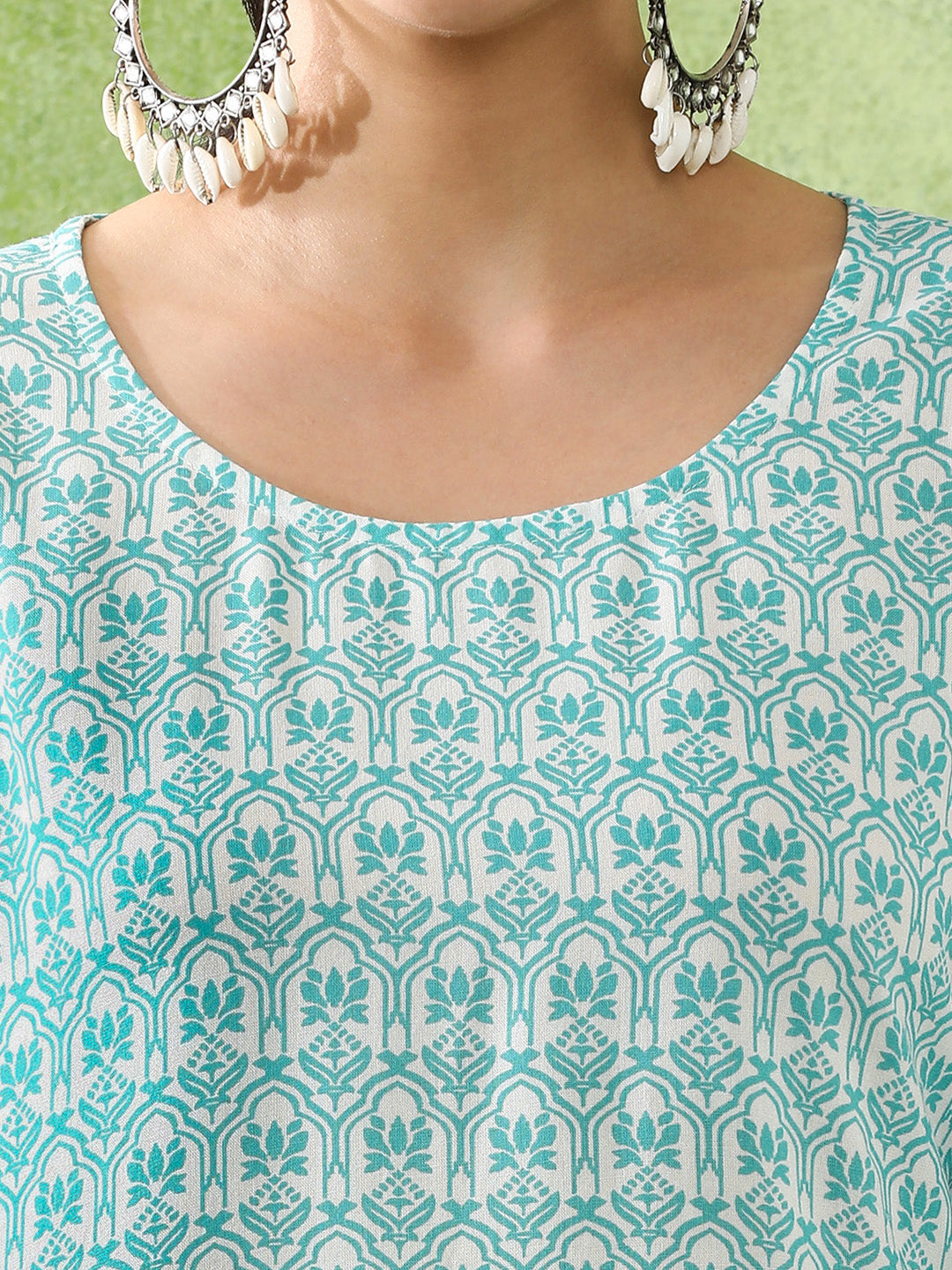 Floral Printed Straight Kurta & Trousers Sets