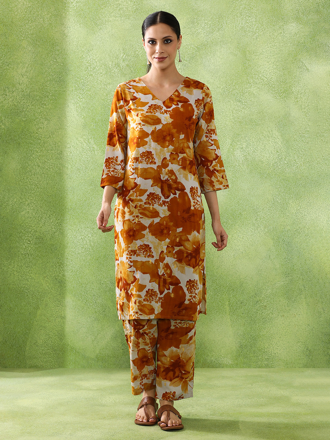Floral Printed Straight Kurta & Trousers Sets