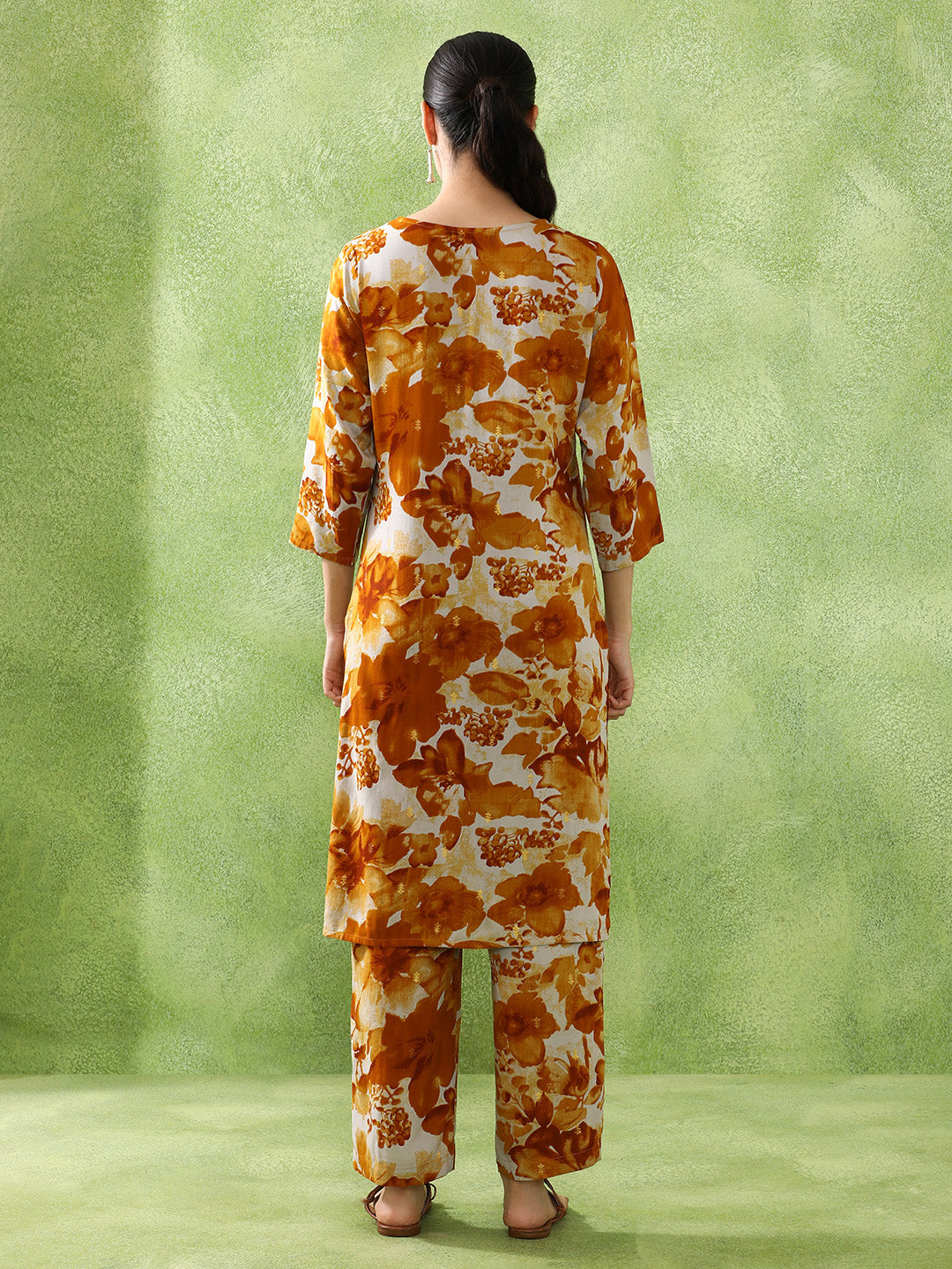 Floral Printed Straight Kurta & Trousers Sets