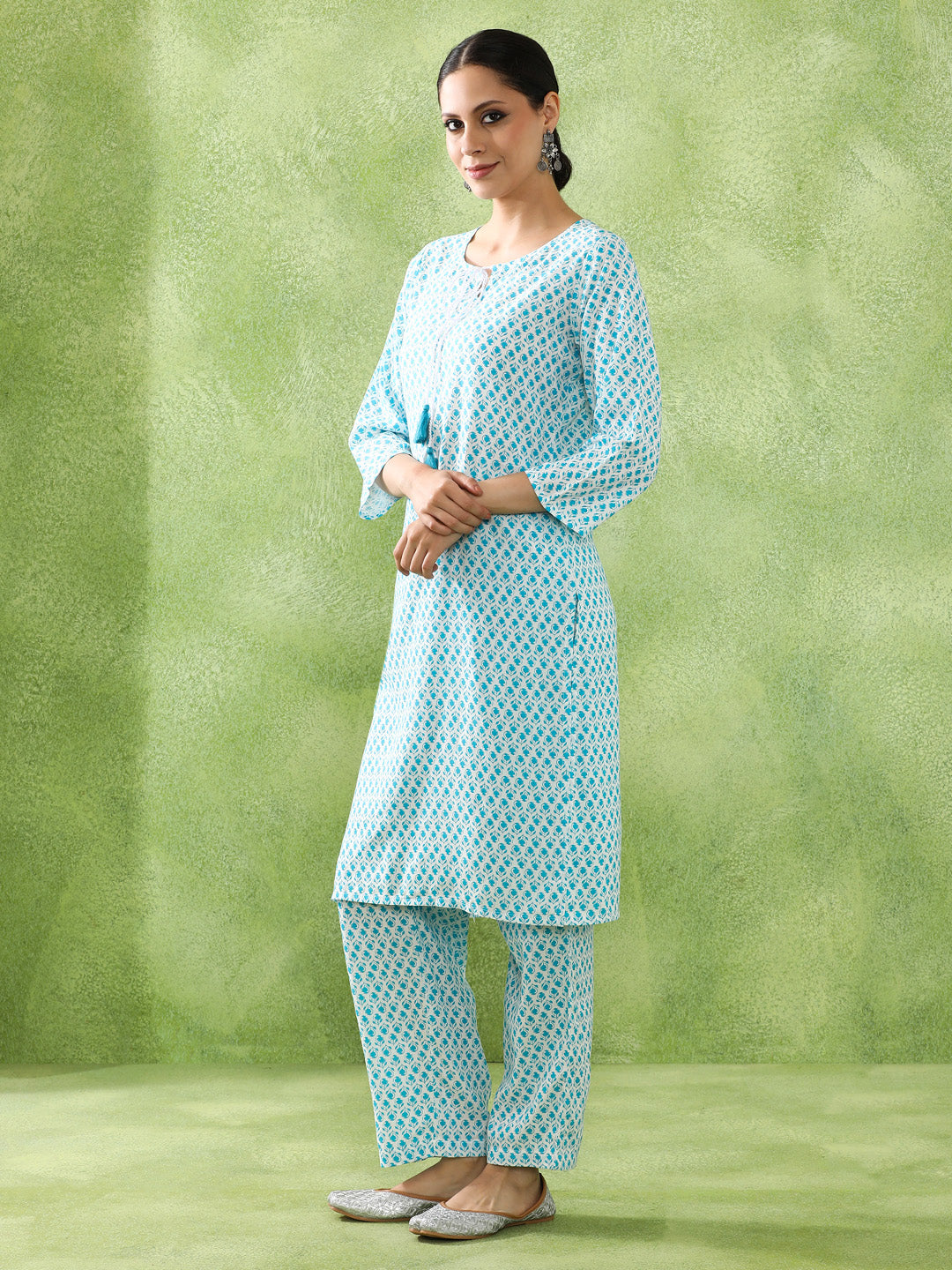 Floral Printed Straight Kurta & Trousers Sets