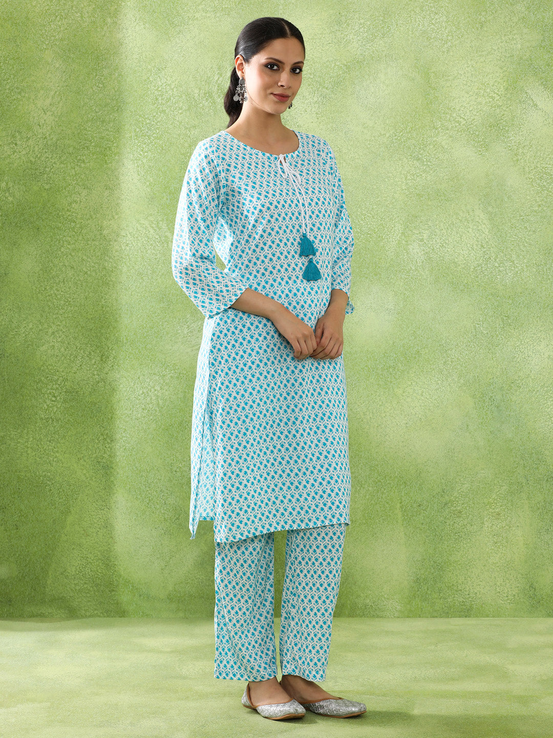 Floral Printed Straight Kurta & Trousers Sets
