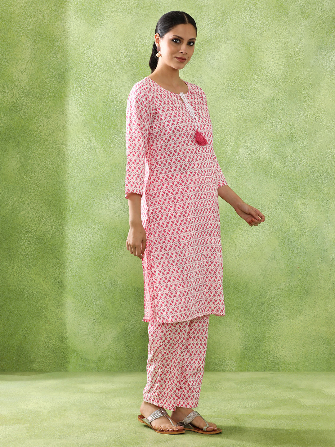 Floral Printed Straight Kurta & Trousers Sets