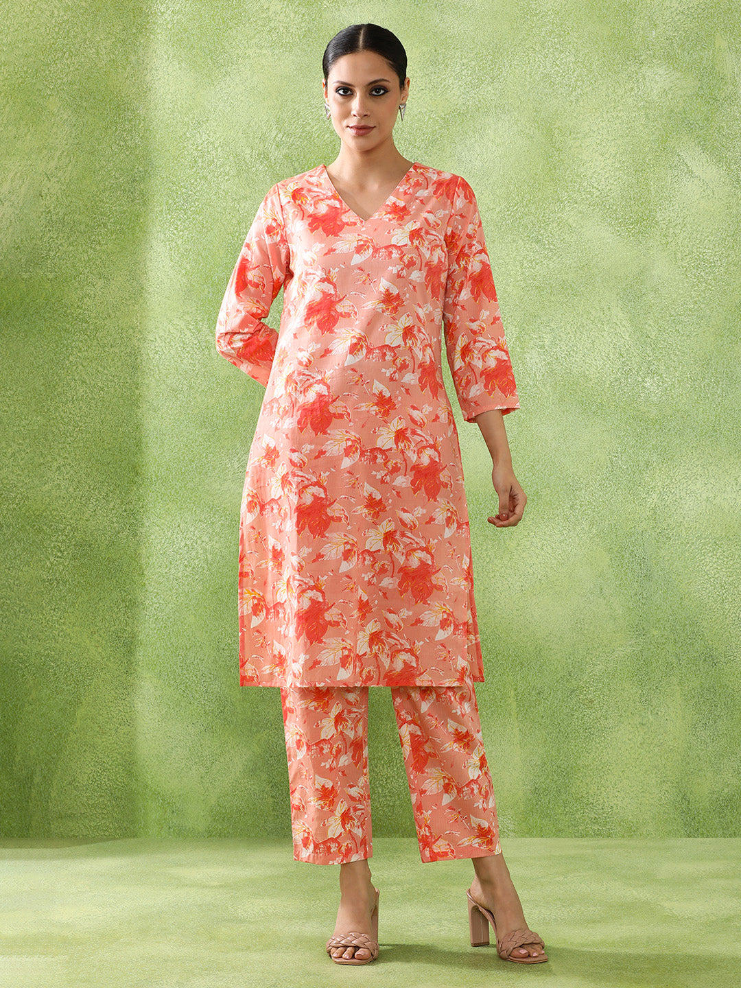 Floral Printed Straight Kurta & Trousers Sets