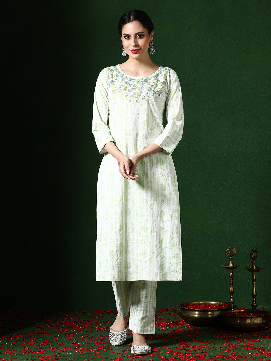 Floral Embroidered Straight Cotton Blend Kurta & Trousers Sets