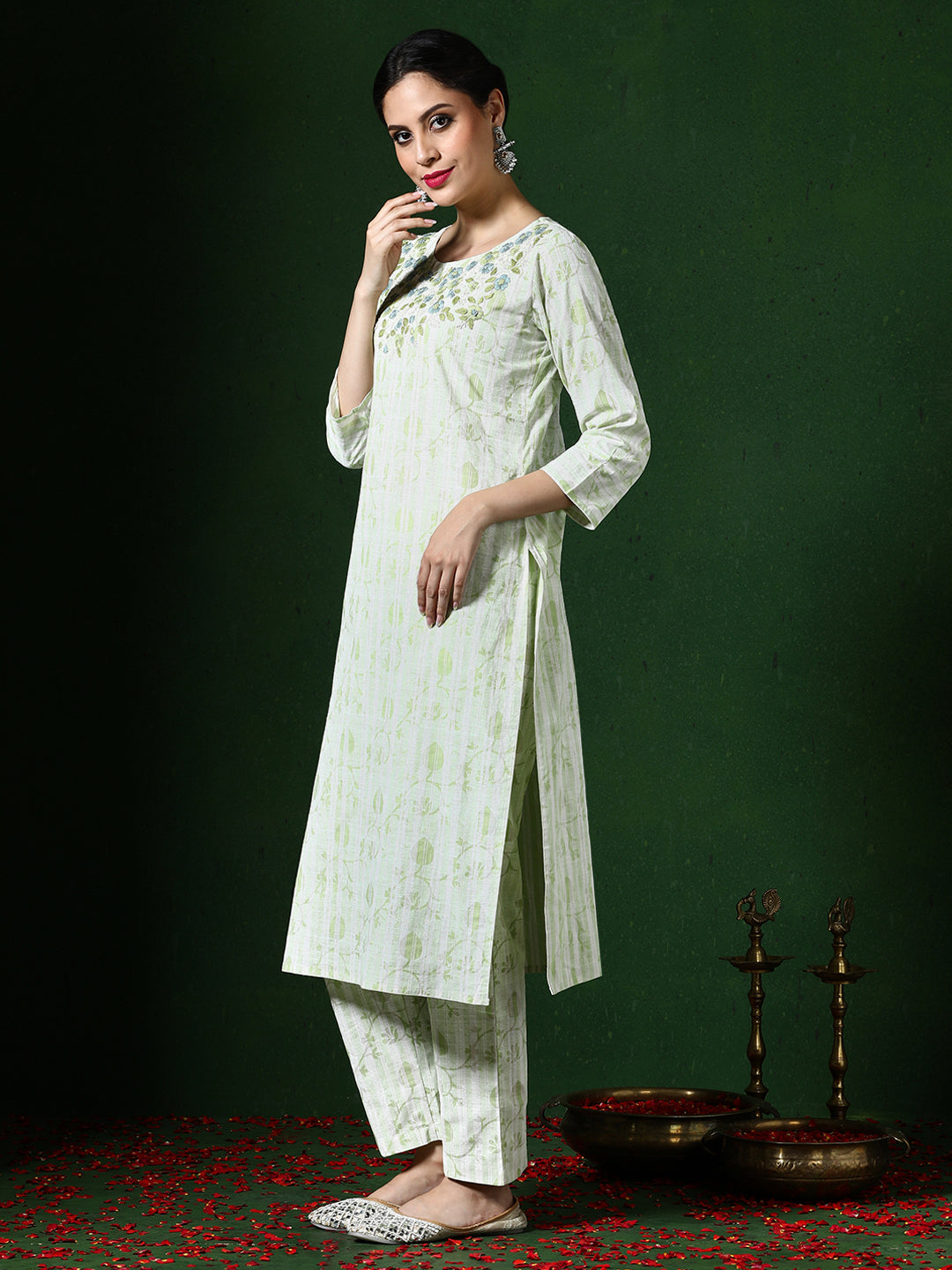 Floral Embroidered Straight Cotton Blend Kurta & Trousers Sets