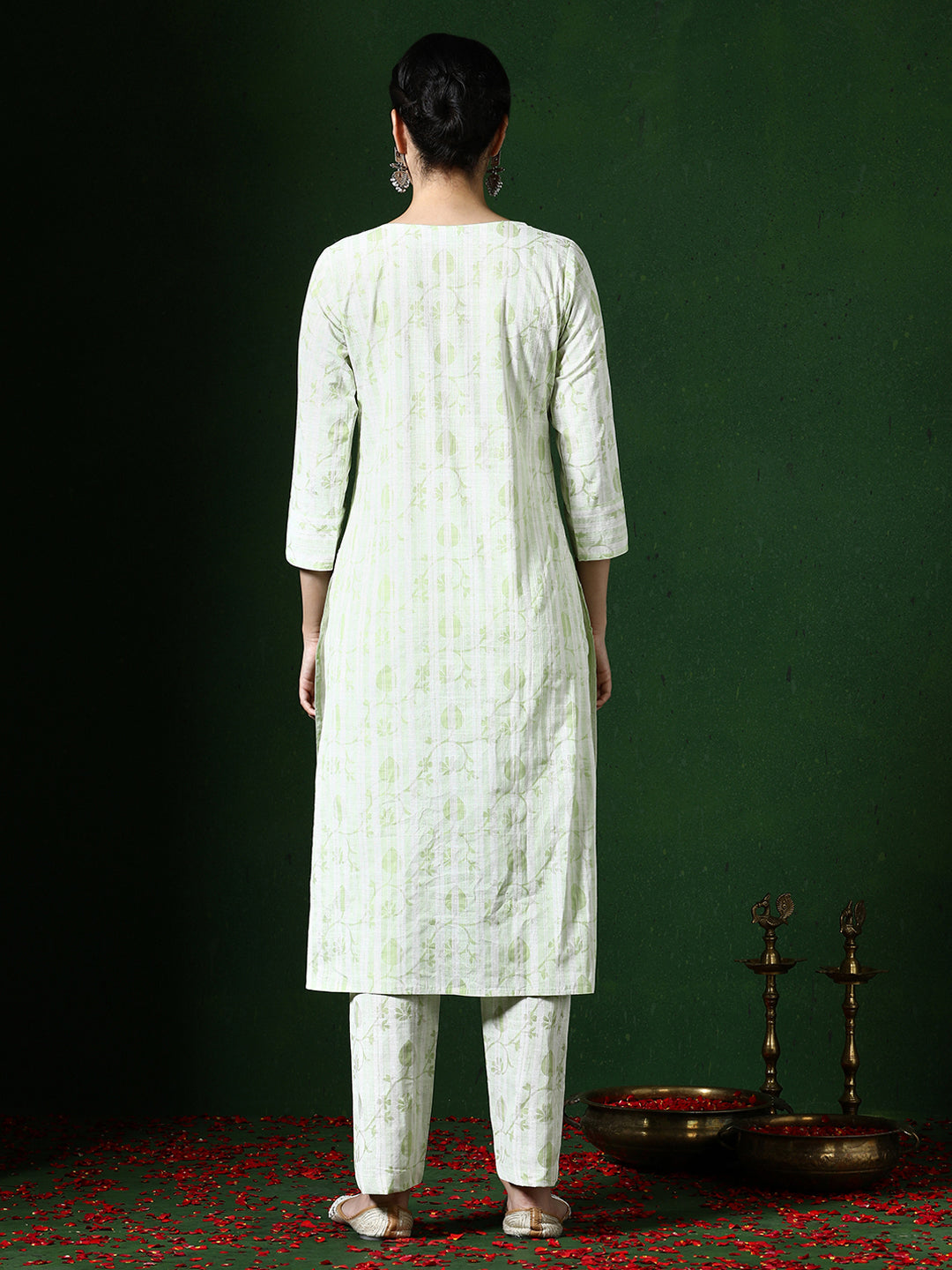 Floral Embroidered Straight Cotton Blend Kurta & Trousers Sets
