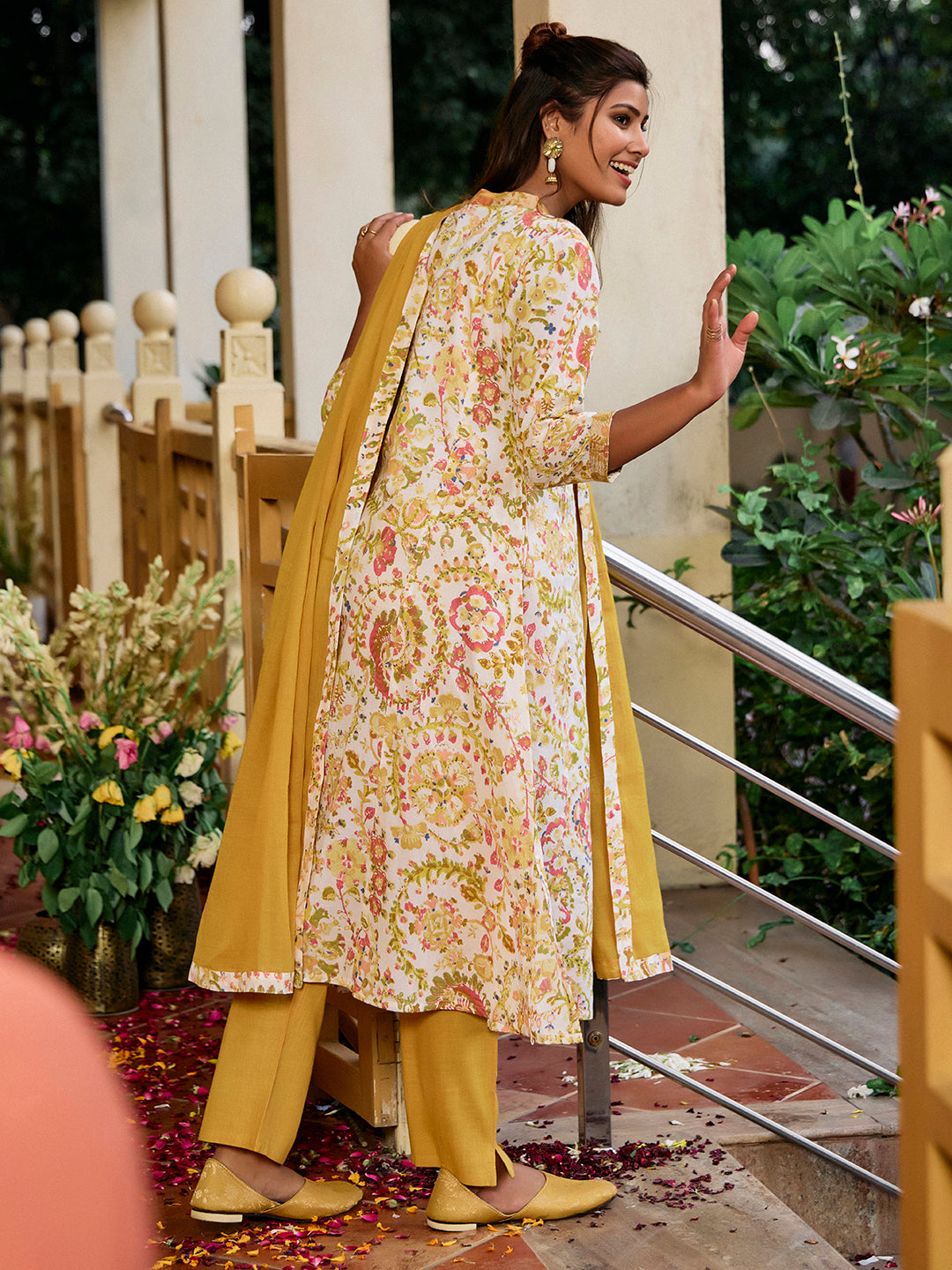 Printed A-Line Pure Cotton Kurta & Trousers Sets