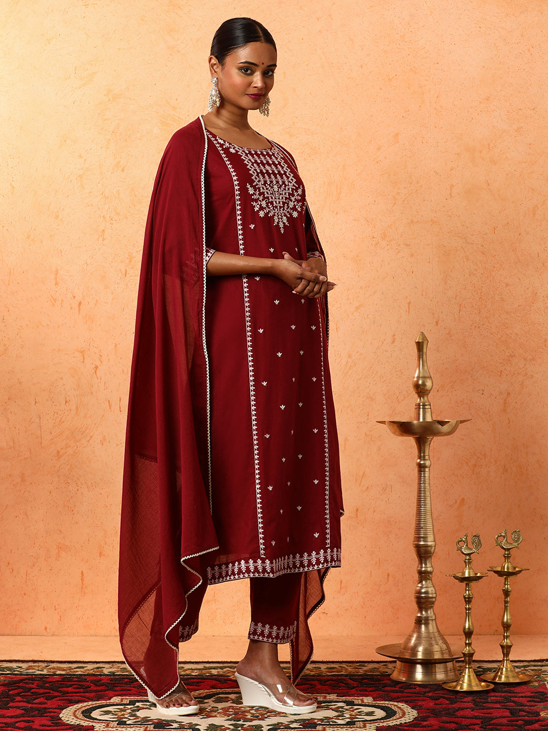 Floral Embroidered Straight Pure Cotton Kurta & Trousers Sets