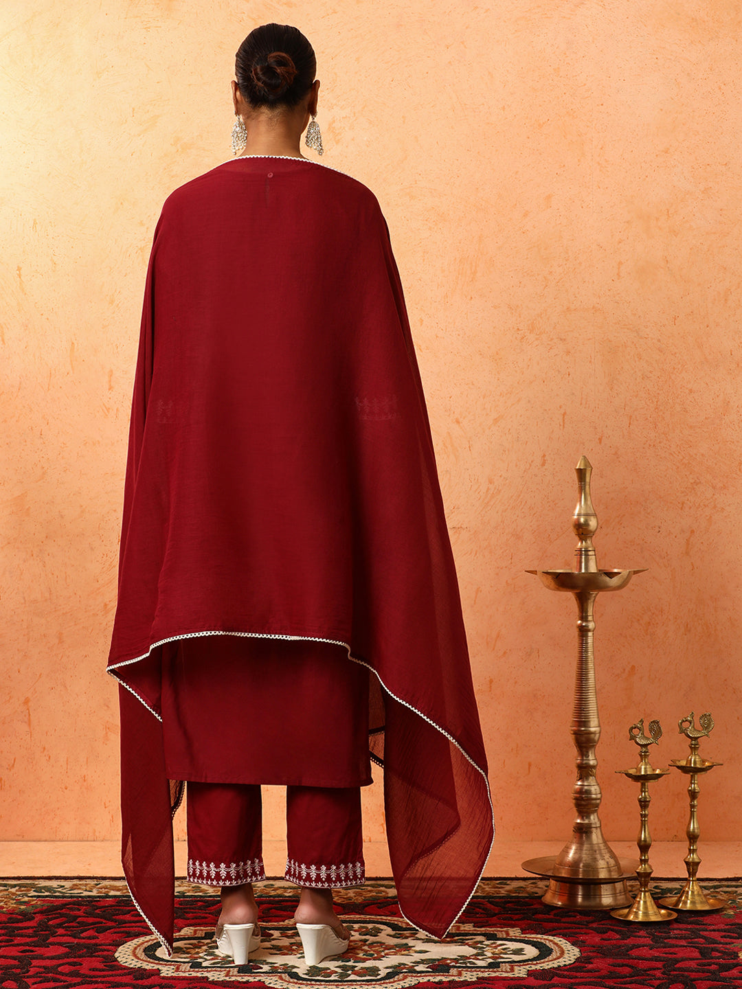 Floral Embroidered Straight Pure Cotton Kurta & Trousers Sets