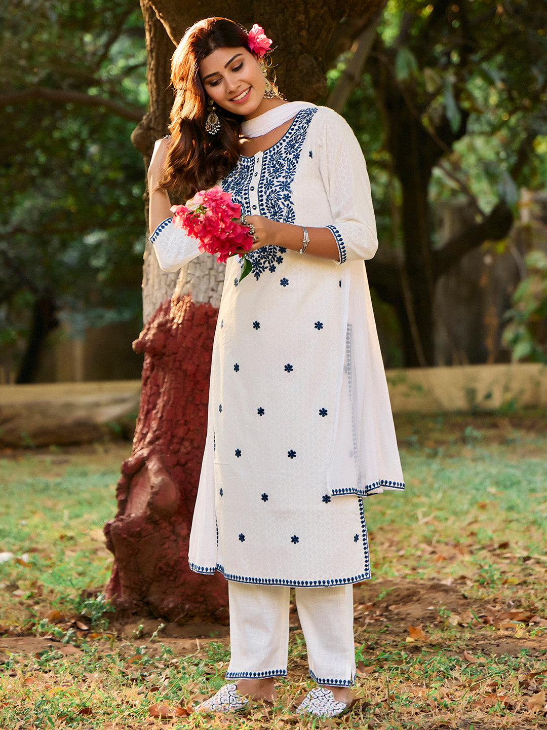 Embroidered Straight Pure Cotton Kurta & Trousers Sets