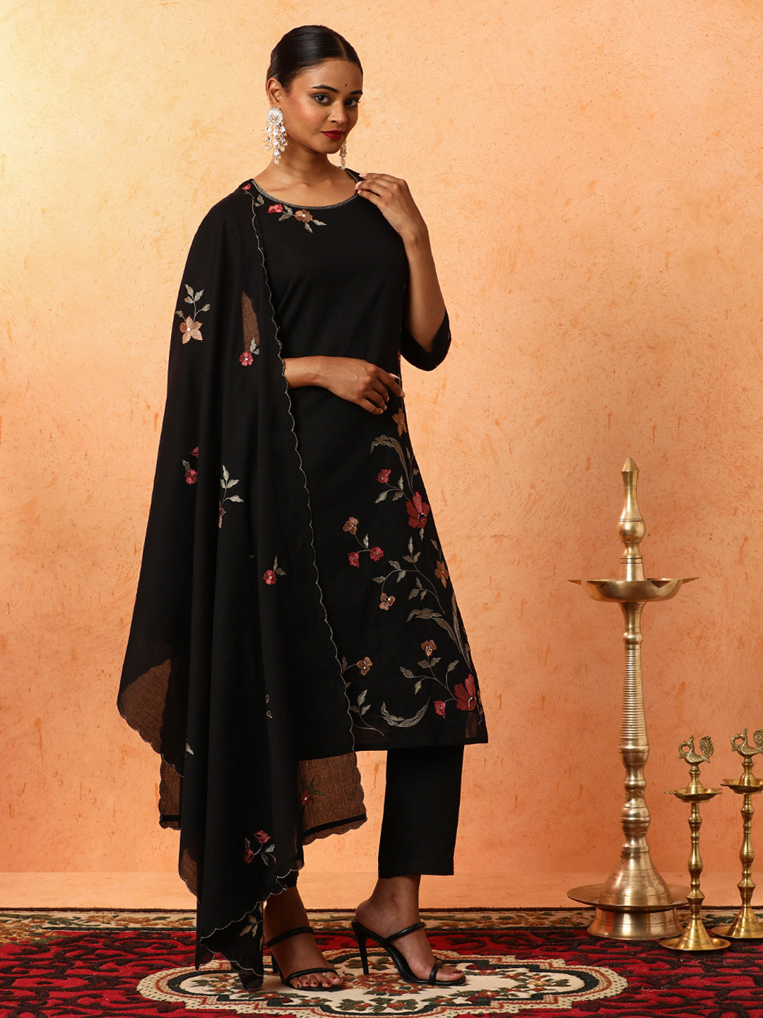 Floral Embroidered Straight Pure Cotton Kurta & Trousers Sets