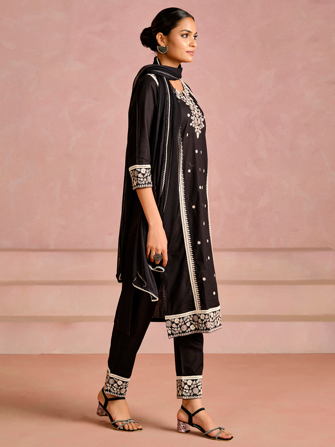 Embroidered Straight Pure Cotton Kurta & Trousers Sets