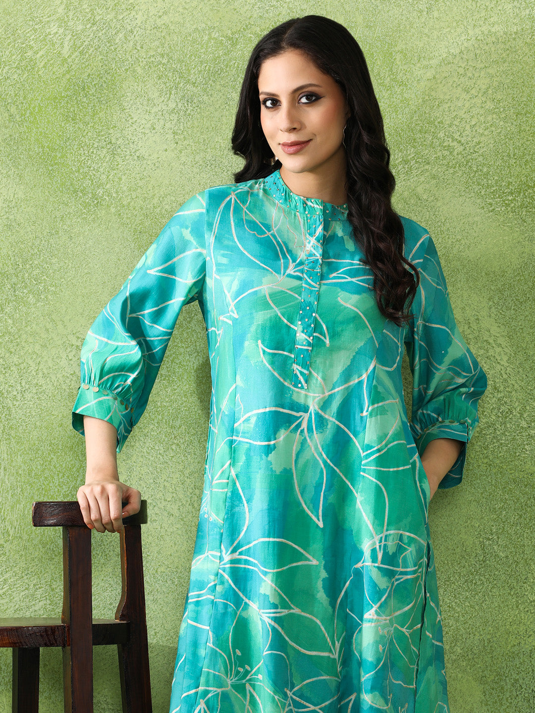 Floral Embroidered Straight Cotton Blend Kurta