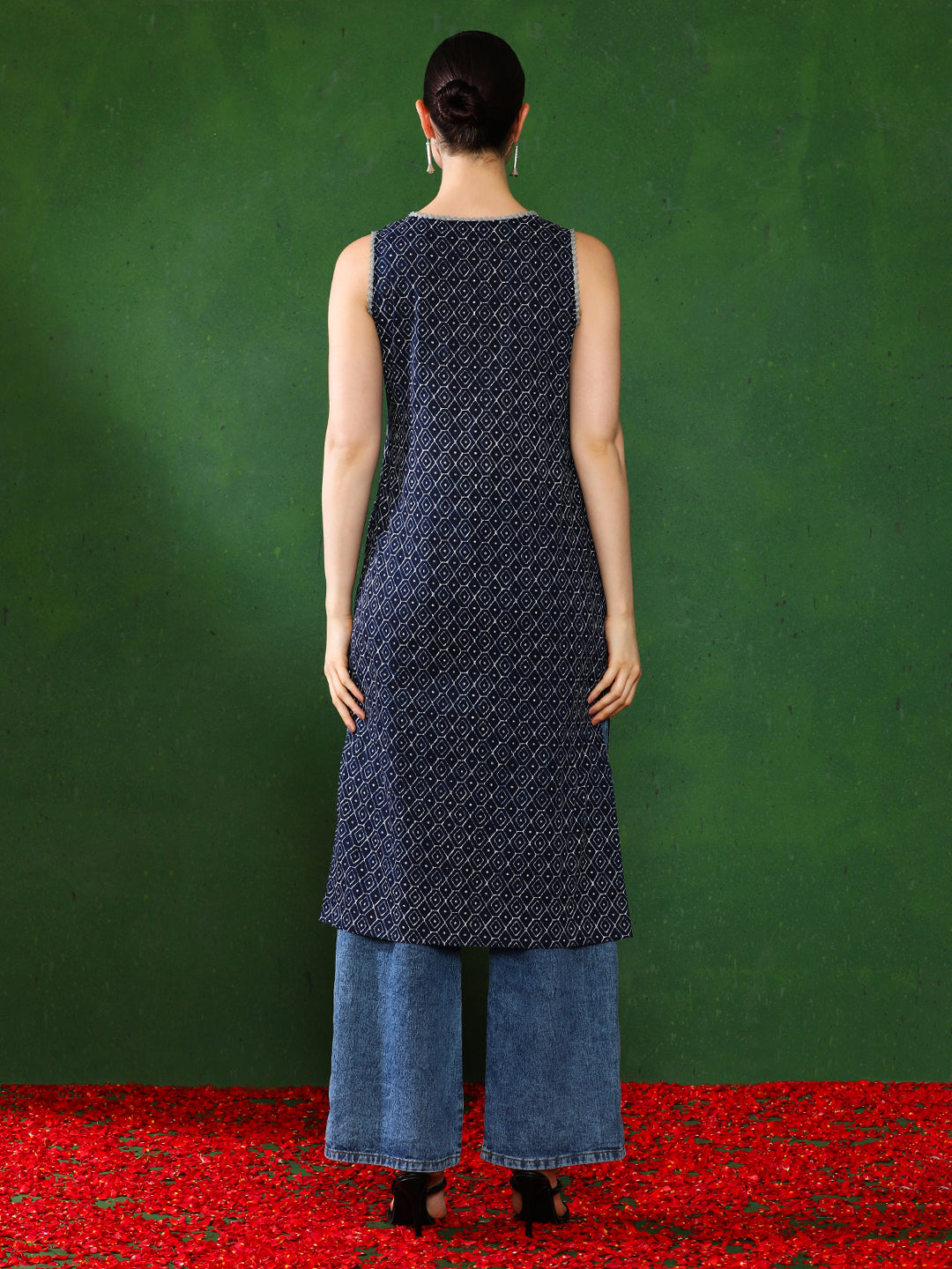 Floral Embroidered StraightKurta