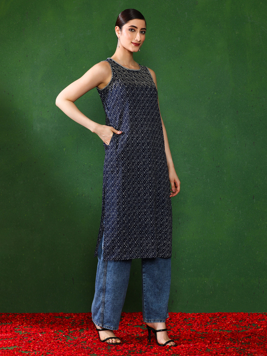 Floral Embroidered StraightKurta