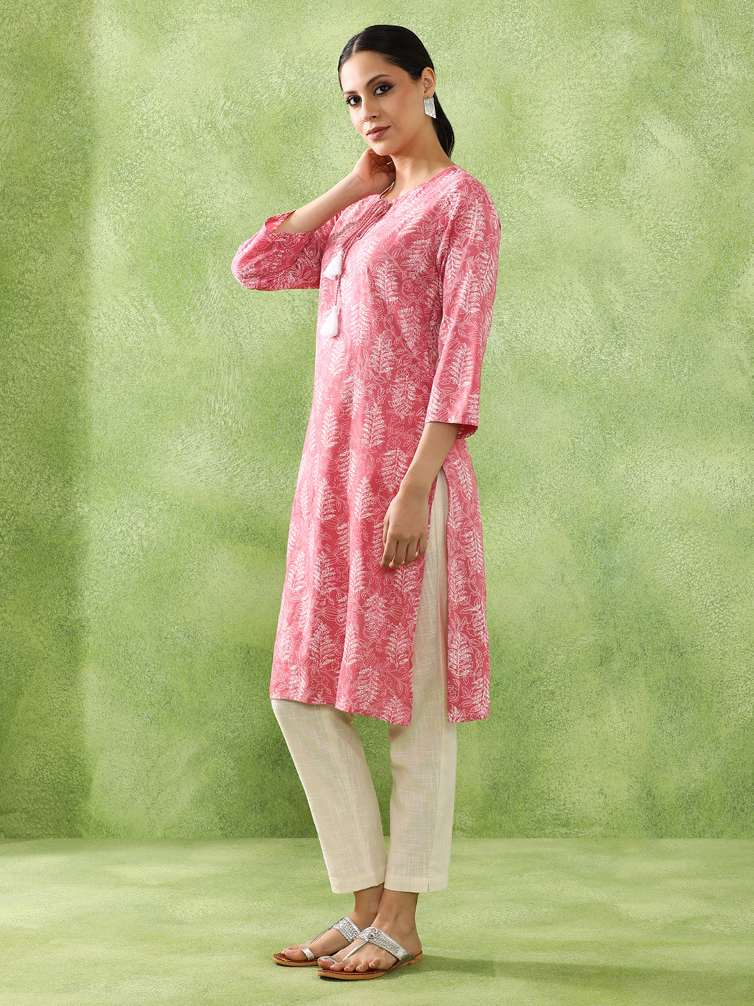 Floral Embroidered Straight Kurta