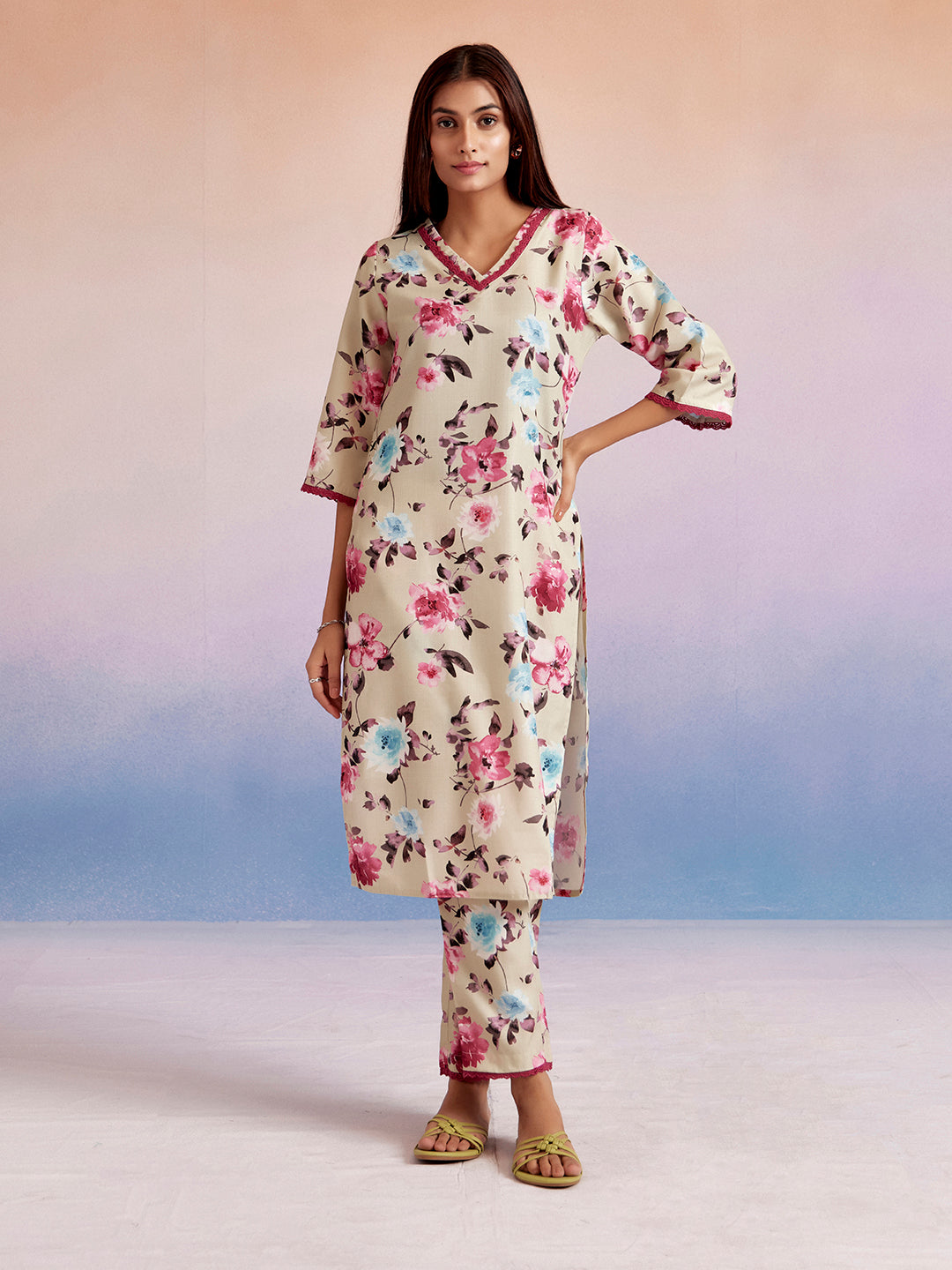 FLORAL STRAIGHT KURTA WITH PANT