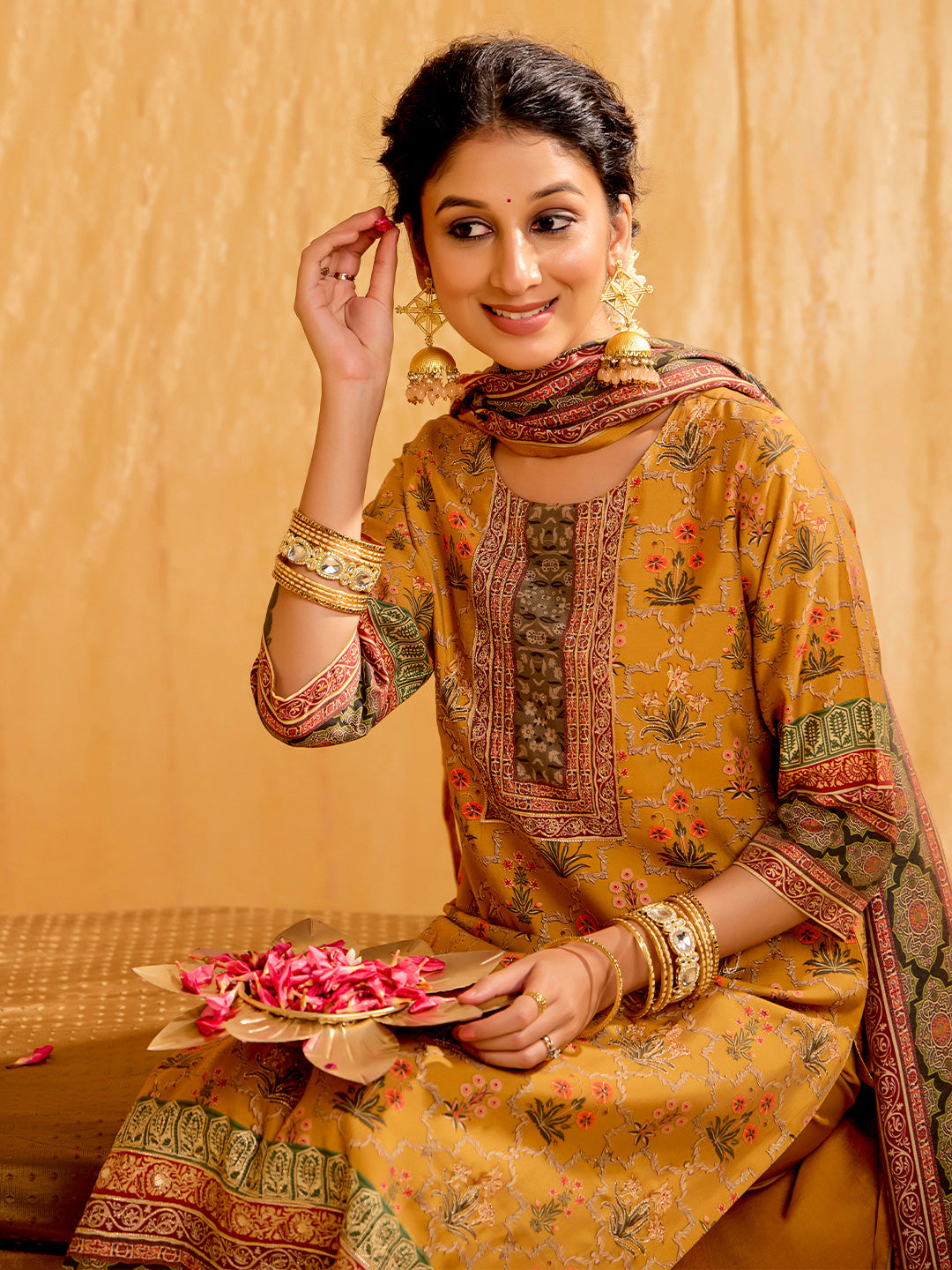 Ethnic Motifs Embroidered Straight Cotton Blend Kurta & Trousers Sets