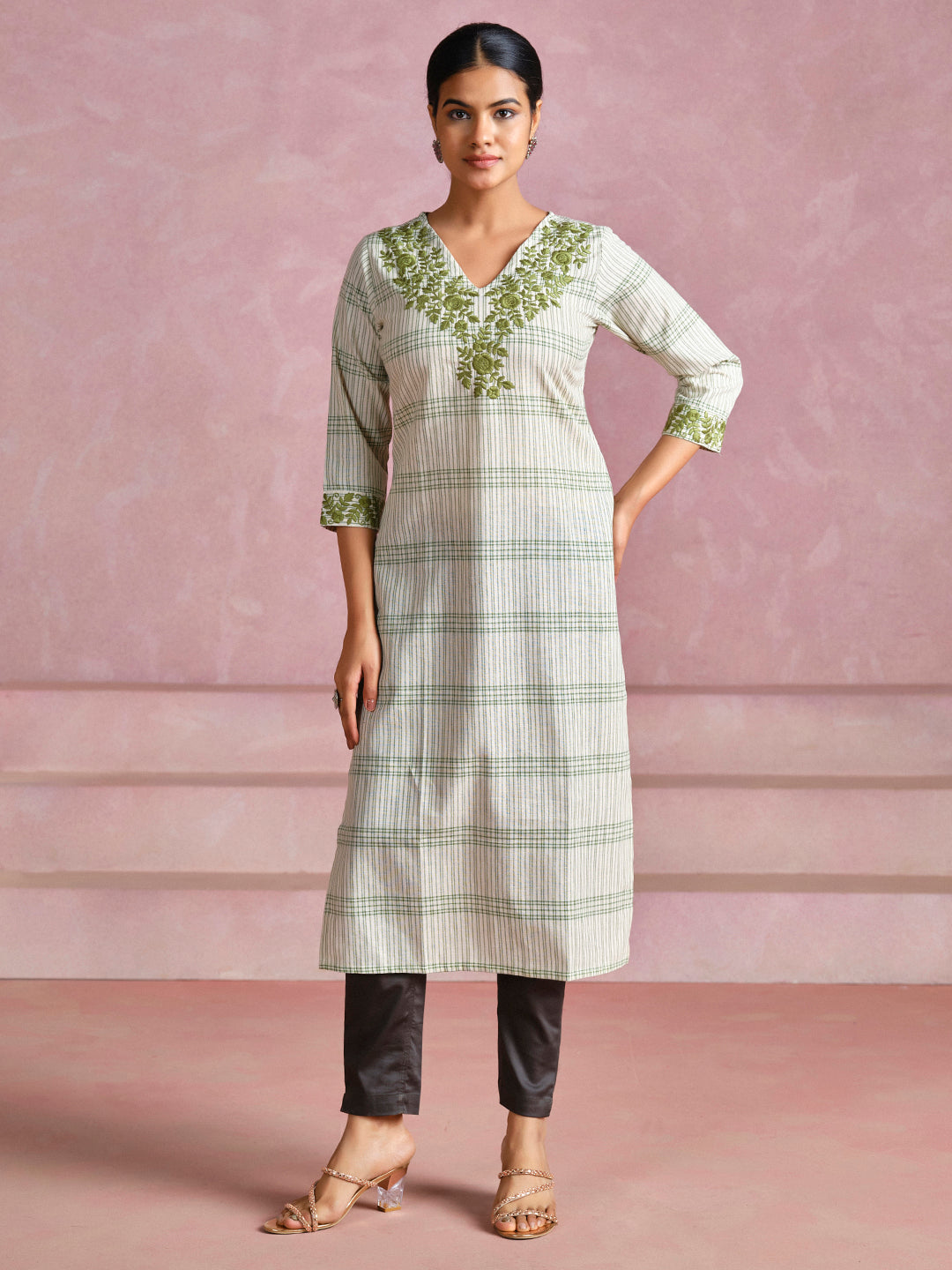 Thread Embroidered Cotton Straight Kurta