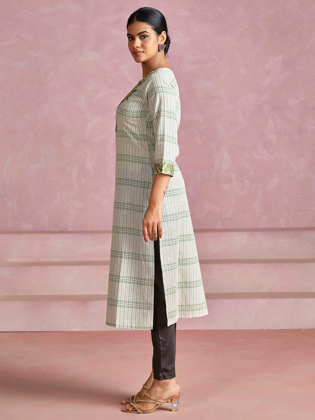 Thread Embroidered Cotton Straight Kurta