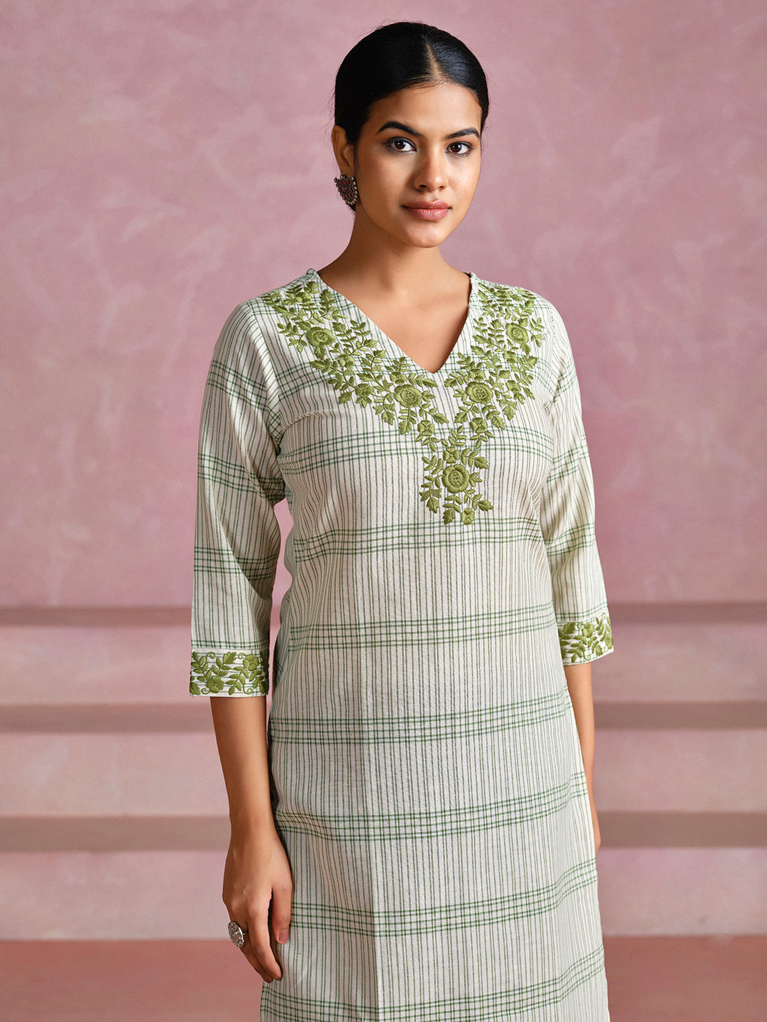 Thread Embroidered Cotton Straight Kurta