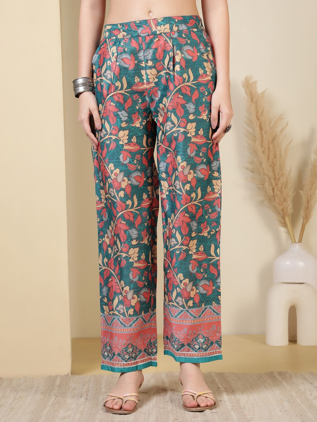Floral Printed Straight Kurta & Trousers Sets