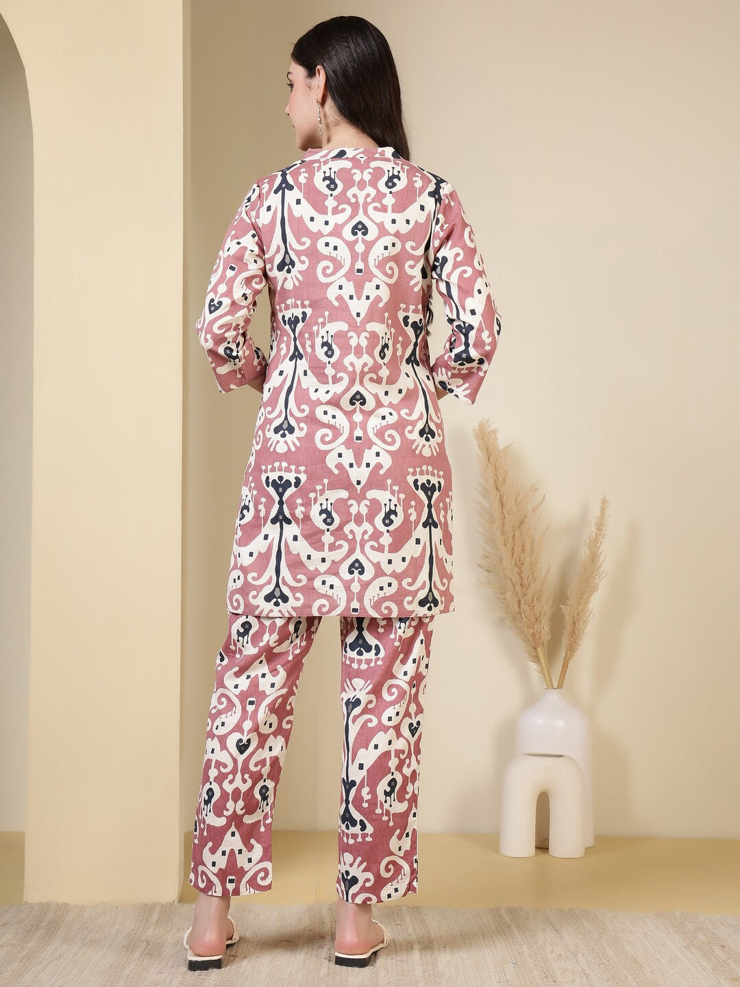 Floral Printed Straight Kurta & Trousers Sets