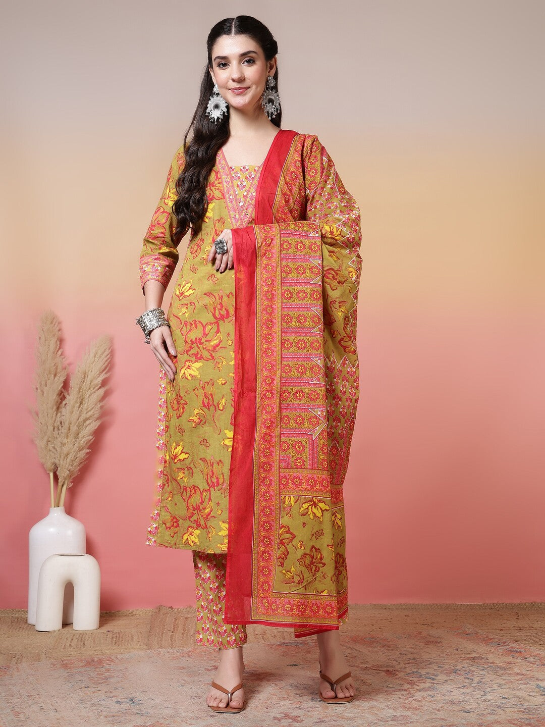 Floral Embroidered Straight Pure Cotton Kurta & Trousers Sets