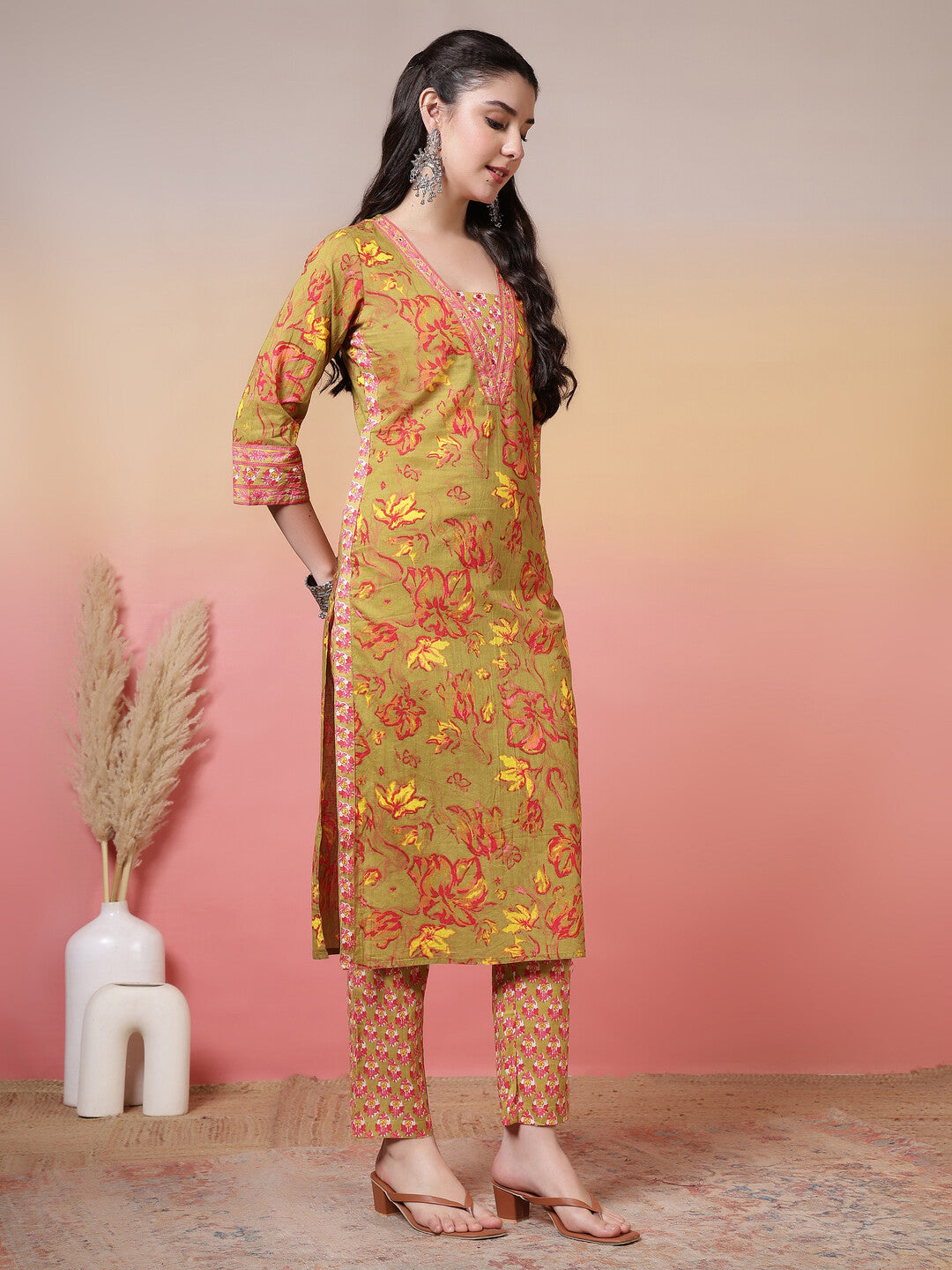 Floral Embroidered Straight Pure Cotton Kurta & Trousers Sets