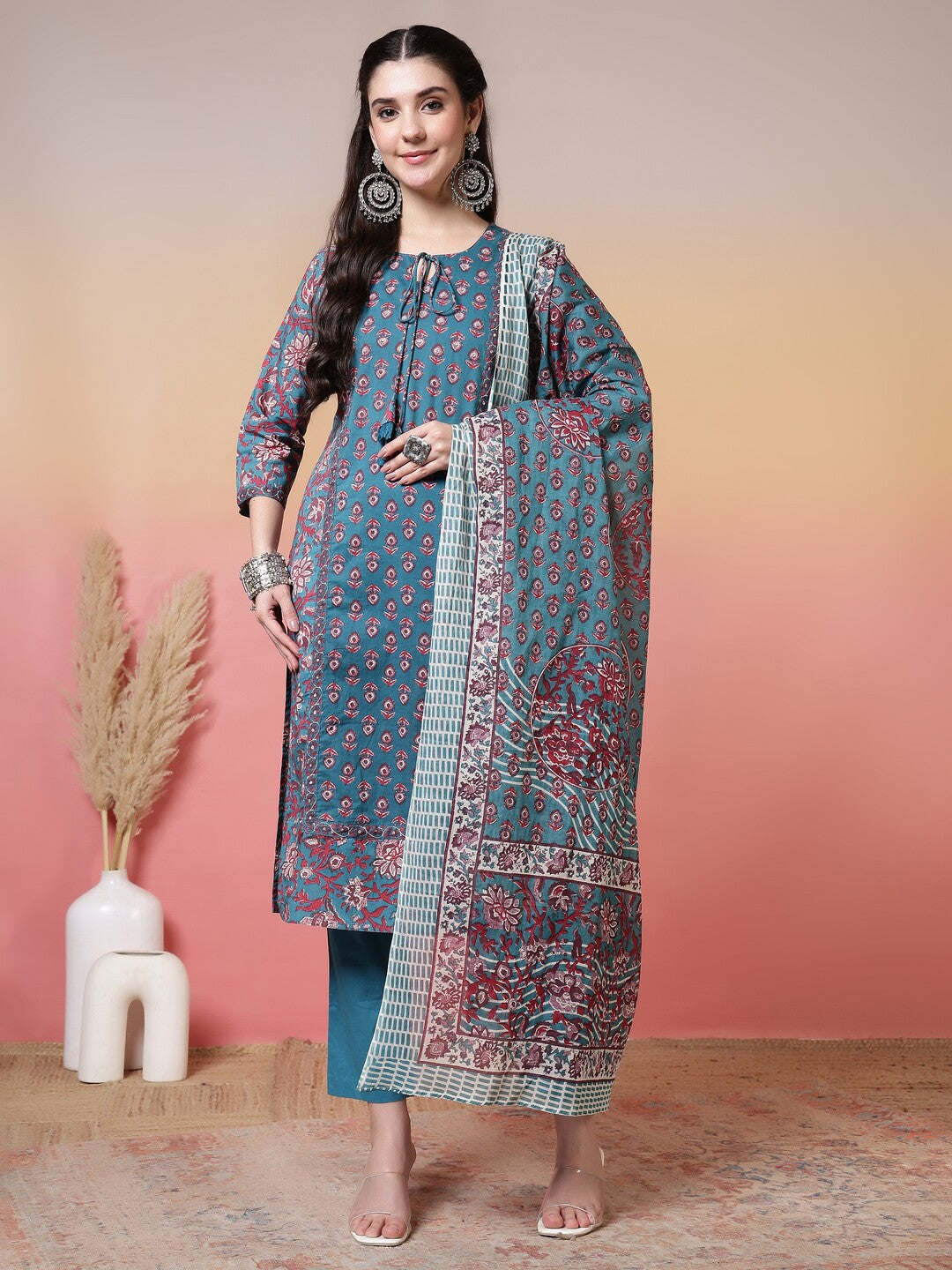 Floral Embroidered Straight Pure Cotton Kurta & Trousers Sets