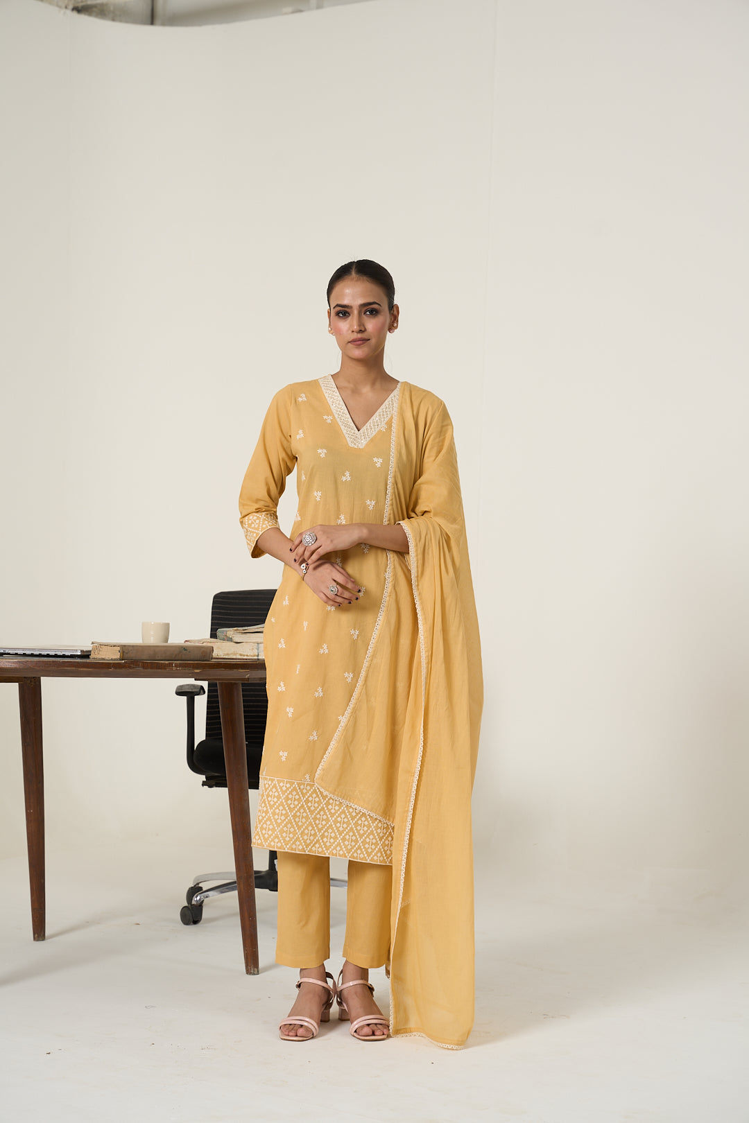 Floral Embroidered Straight Pure Cotton Kurta & Trousers Sets
