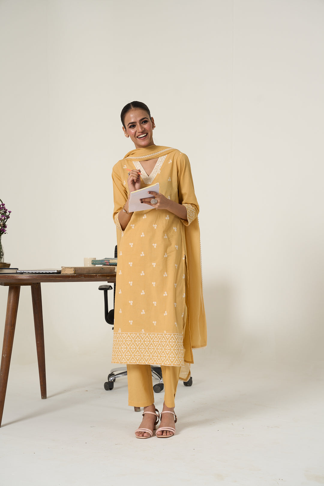 Floral Embroidered Straight Pure Cotton Kurta & Trousers Sets