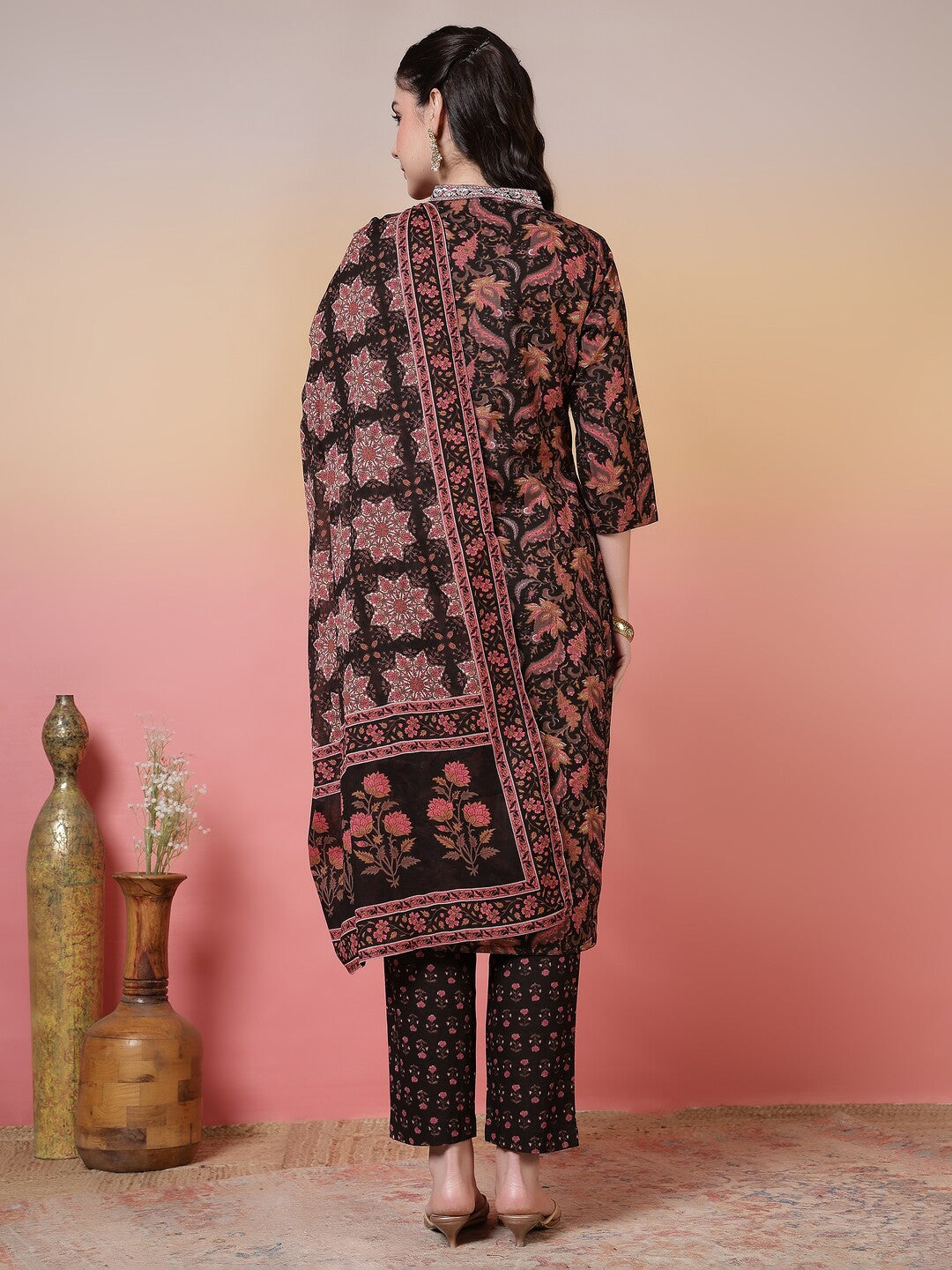 Floral Embroidered Straight Pure Cotton Kurta & Trousers Sets