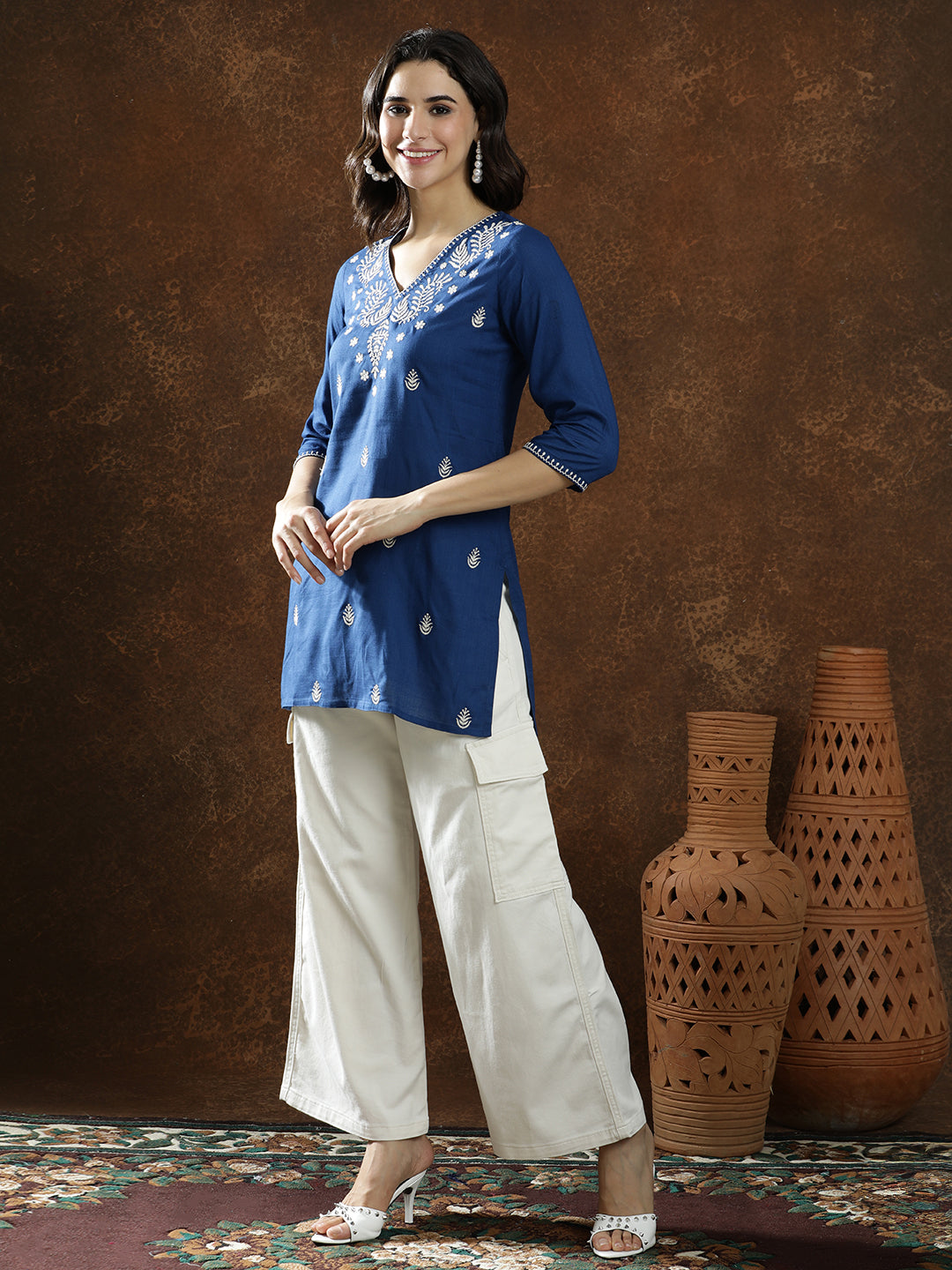 Floral Embroidered Straight Kurta